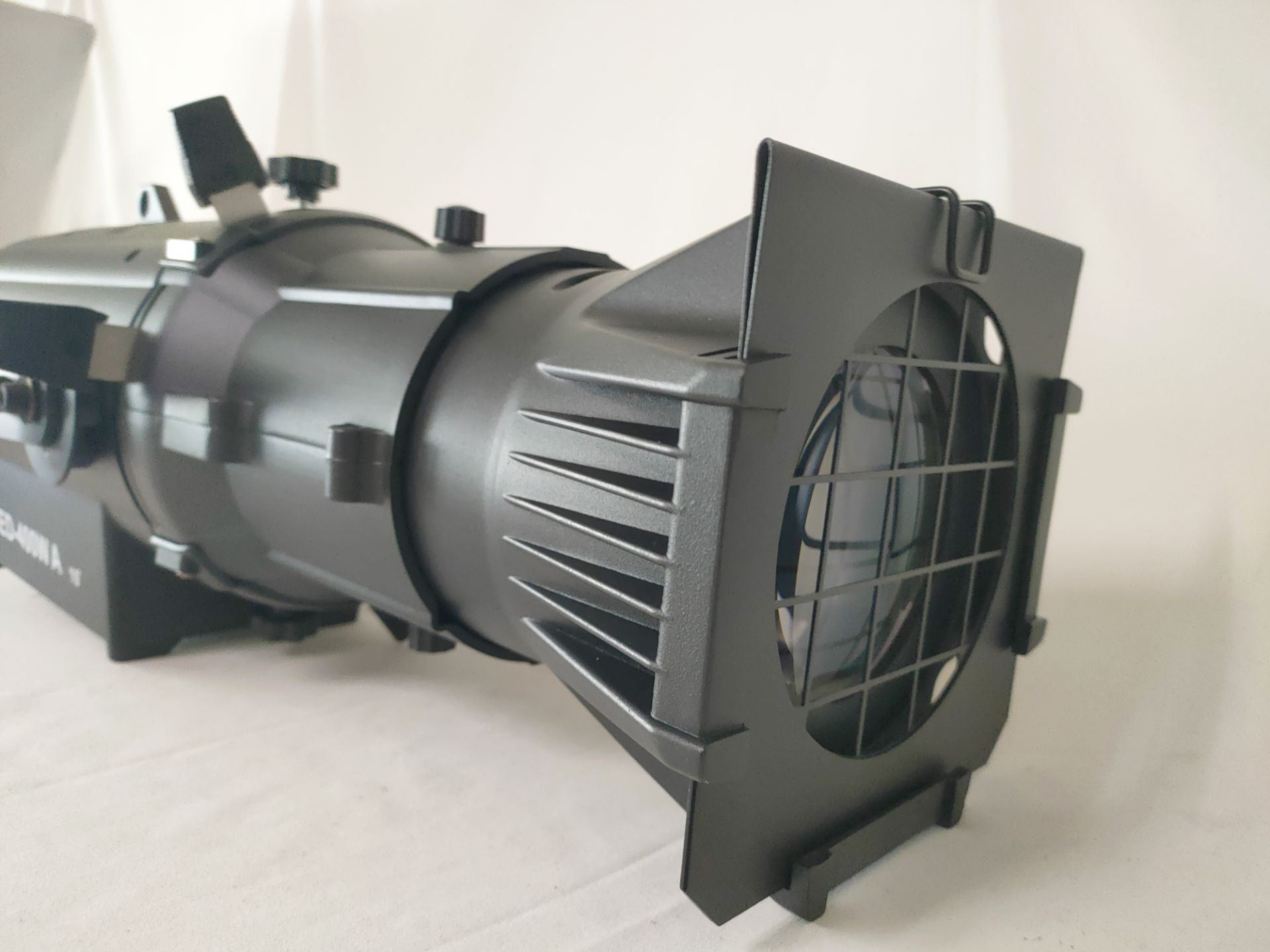 150W multi-functional LED imaging surface light, concert, wedding, theater, exhibition stage lighting, high-quality spotlight factory wholesale Item Picture
