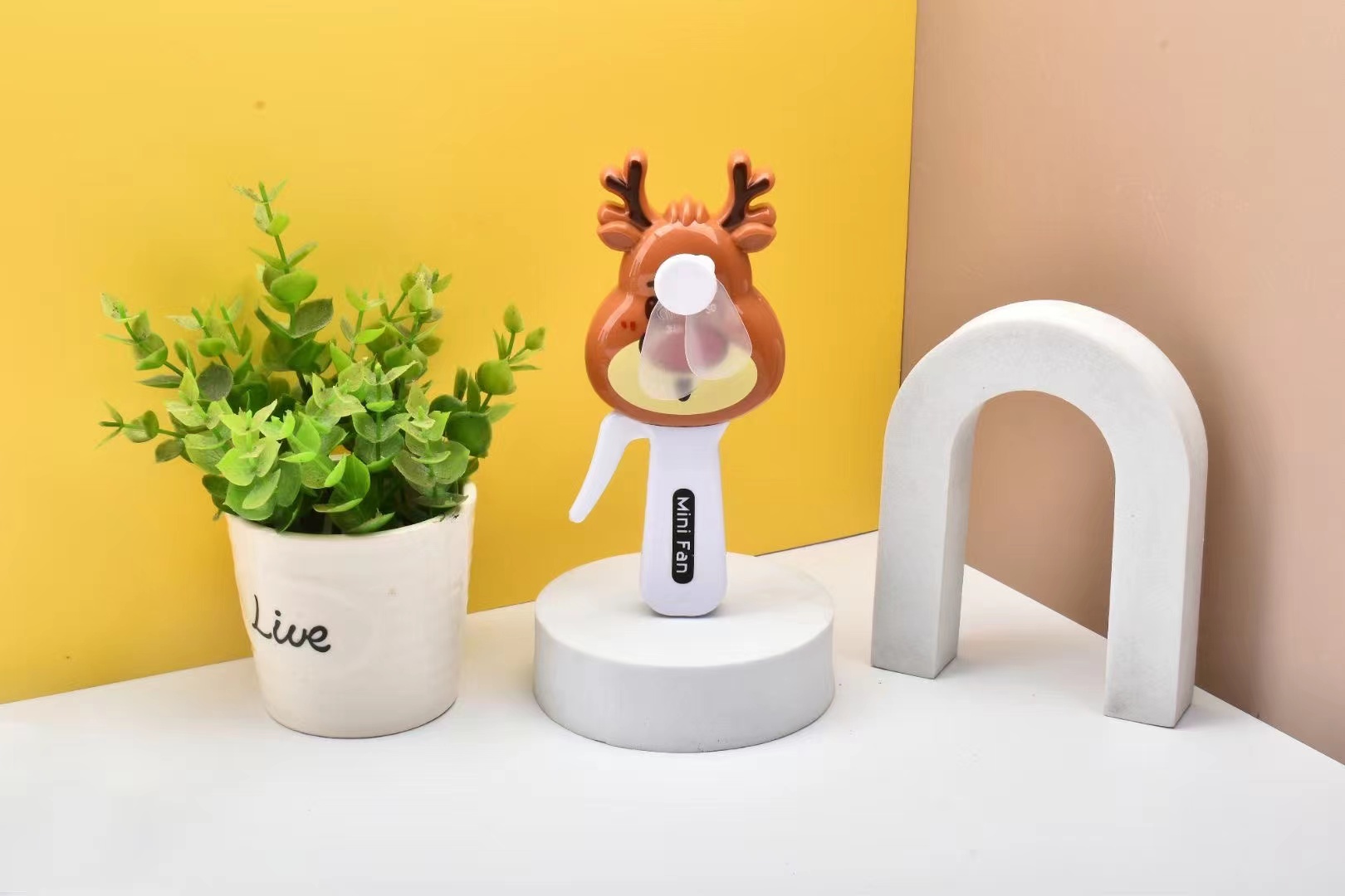 2025新款鹿角手压小风扇   迷你手压小风扇   手持鹿角手压小风扇   地摊迷你小风扇  儿童玩具地摊小风扇详情8