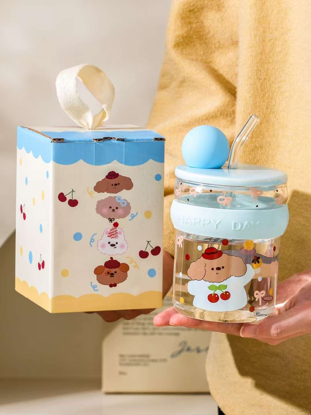 New fashionable high borosilicate happy animal straw glass cup, heat-resistant silicone case, home good item, girl's heart flower tea cup, juice cup, milk cup, office and home high appearance level transparent glass handicraft, explosion-proof water cup 500ml detail image 6