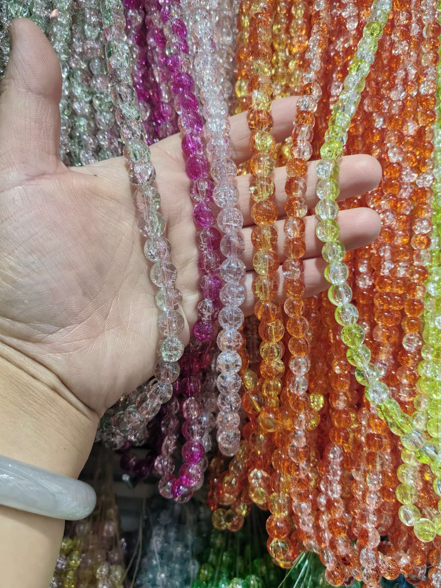 龙晶工艺工厂店玻璃爆花珠，品种款式齐全