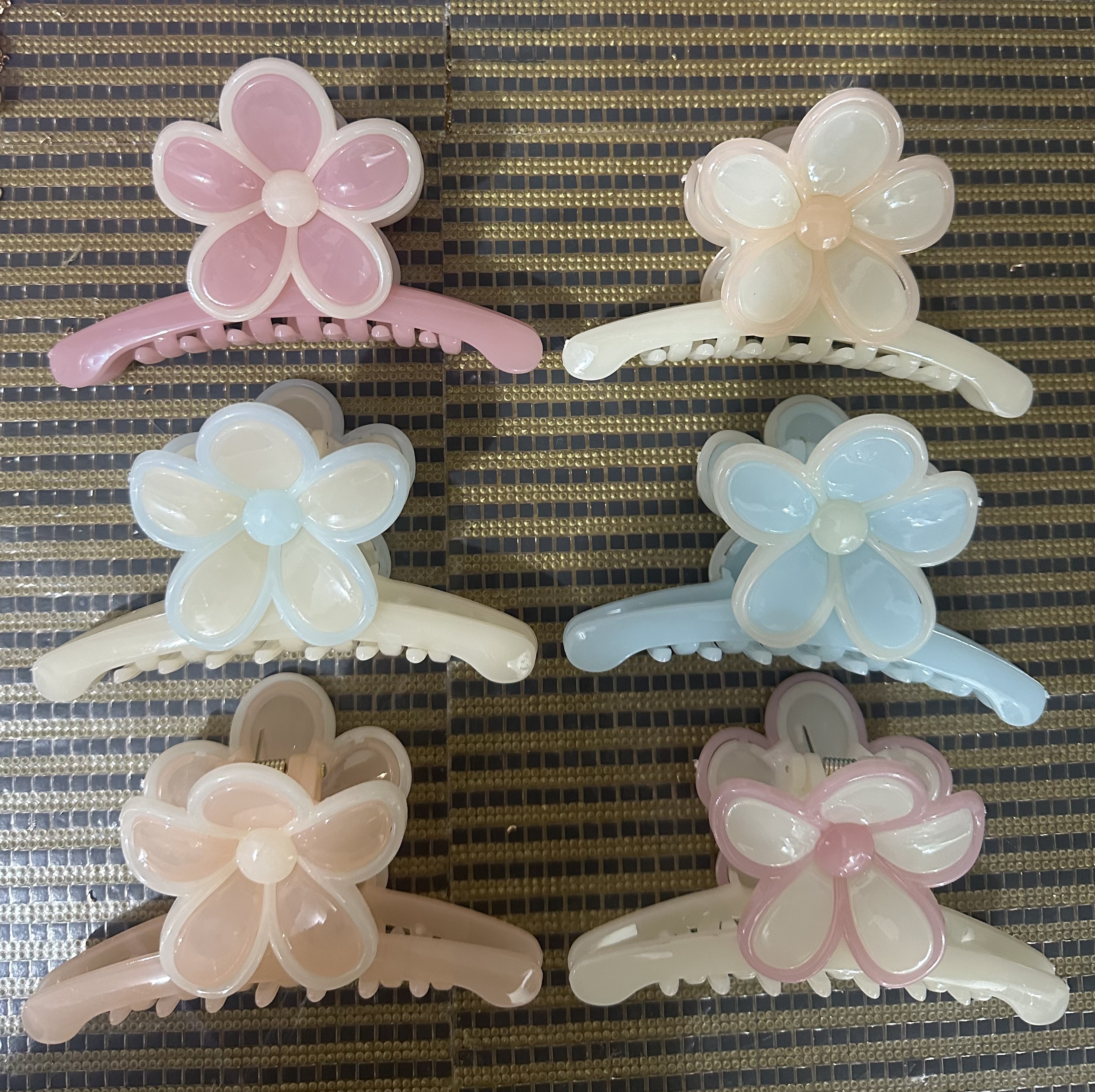 Acrylic hair accessory grab clip, fashionable headwear, simple hair clip, ladies' style hair clip, stable and not easy to slip