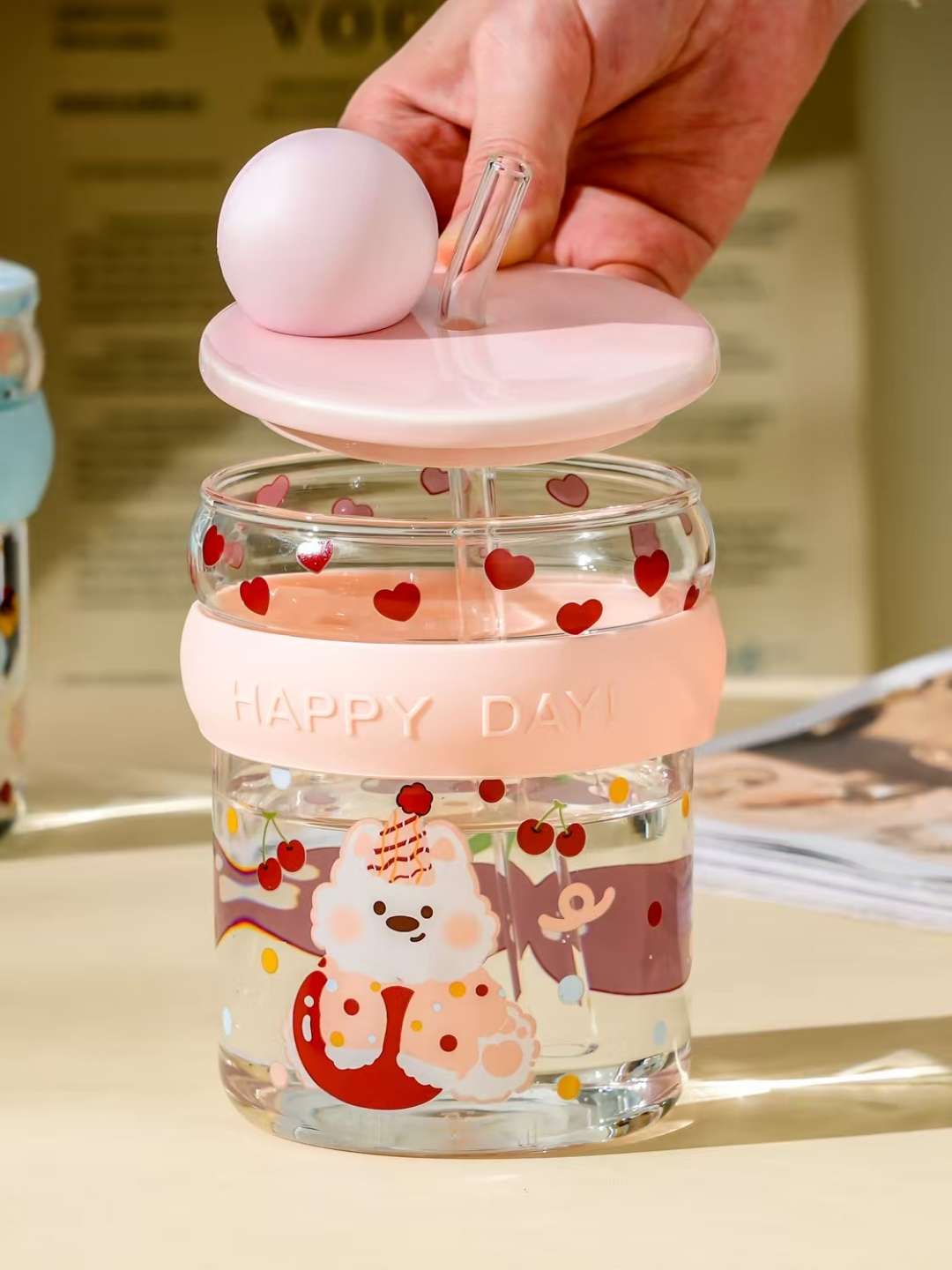 New fashionable high borosilicate happy animal straw glass cup, heat-resistant silicone case, home good item, girl's heart flower tea cup, juice cup, milk cup, office and home high appearance level transparent glass handicraft, explosion-proof water cup 500ml Application Scenario