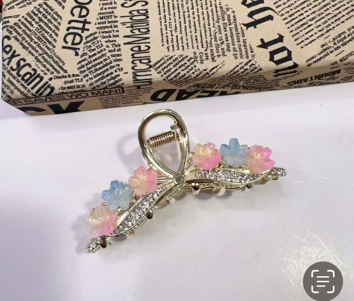 Acrylic jewelry, hair accessories, headwear, hair clips, exquisite and cute creative design styles, popular European and American hair clips and hair accessories detail image 2