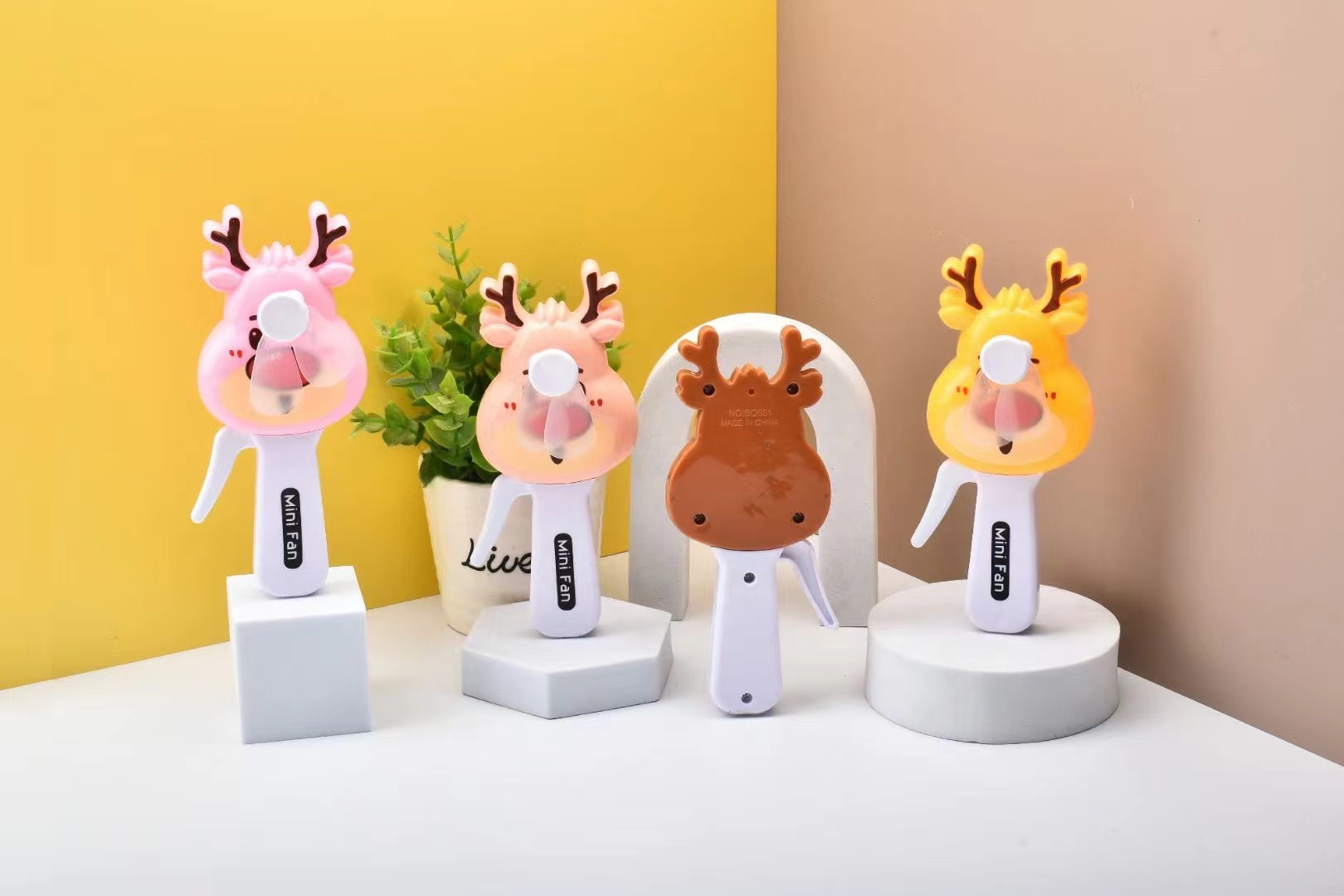 2025新款鹿角手压小风扇   迷你手压小风扇   手持鹿角手压小风扇   地摊迷你小风扇  儿童玩具地摊小风扇