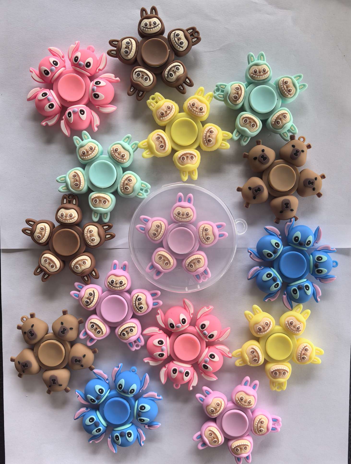 新款指尖陀螺卡皮巴拉转转解压创意手指玩具