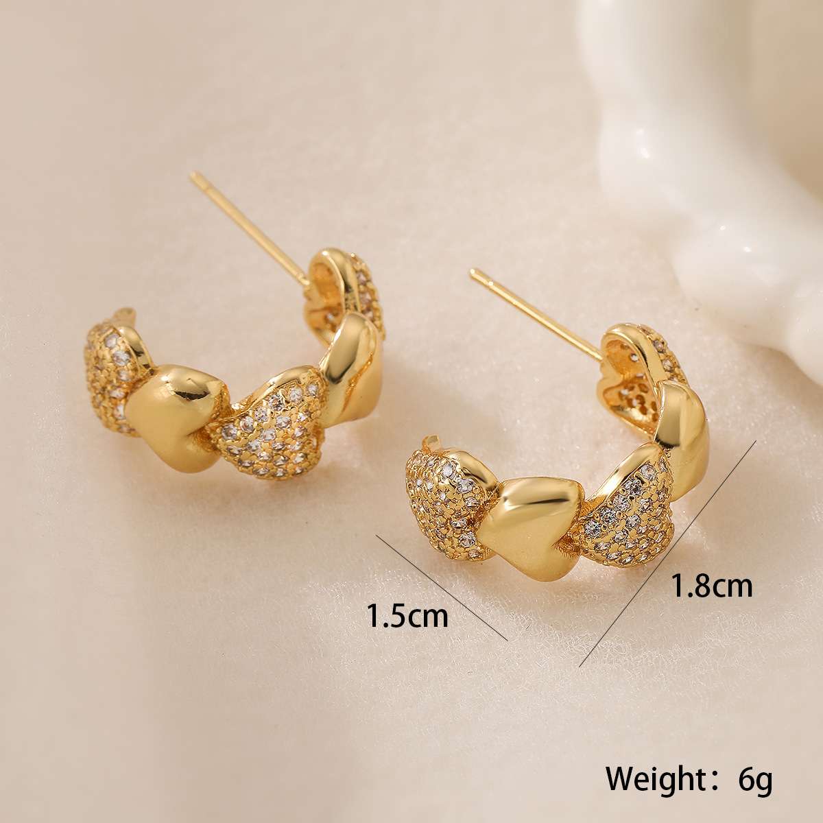 A niche design of 18K gold copper-plated zircon heart-shaped C-shaped earrings, a new minimalist, light luxury and versatile ear accessory for women on Instagram detail image 5