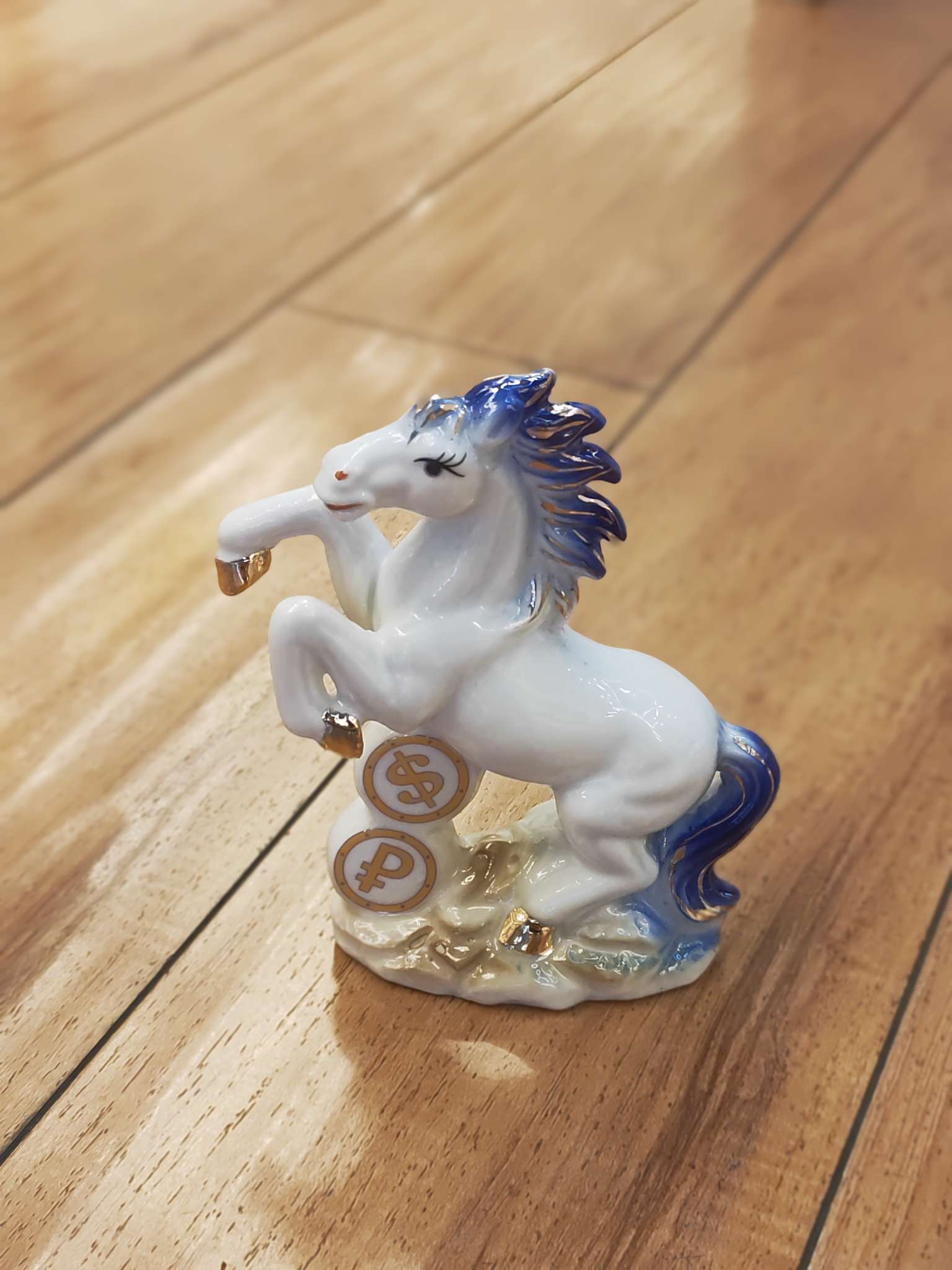 陶瓷工艺品前台摆件礼品直筒陶瓷马装饰陶瓷图