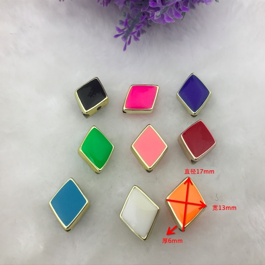 diy plastic jewelry bracelets and necklaces with golden double-sided oil-dripping diamond-shaped perforated beads are popular in Europe and America. Wholesale of 200 pieces per package Specification image