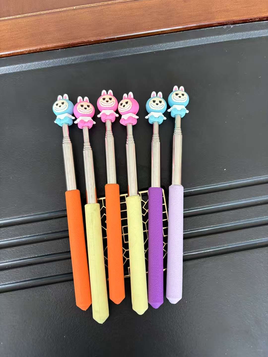 儿童玩具指读笔新奇特长杠杠拇指手指笔儿童玩具产品图