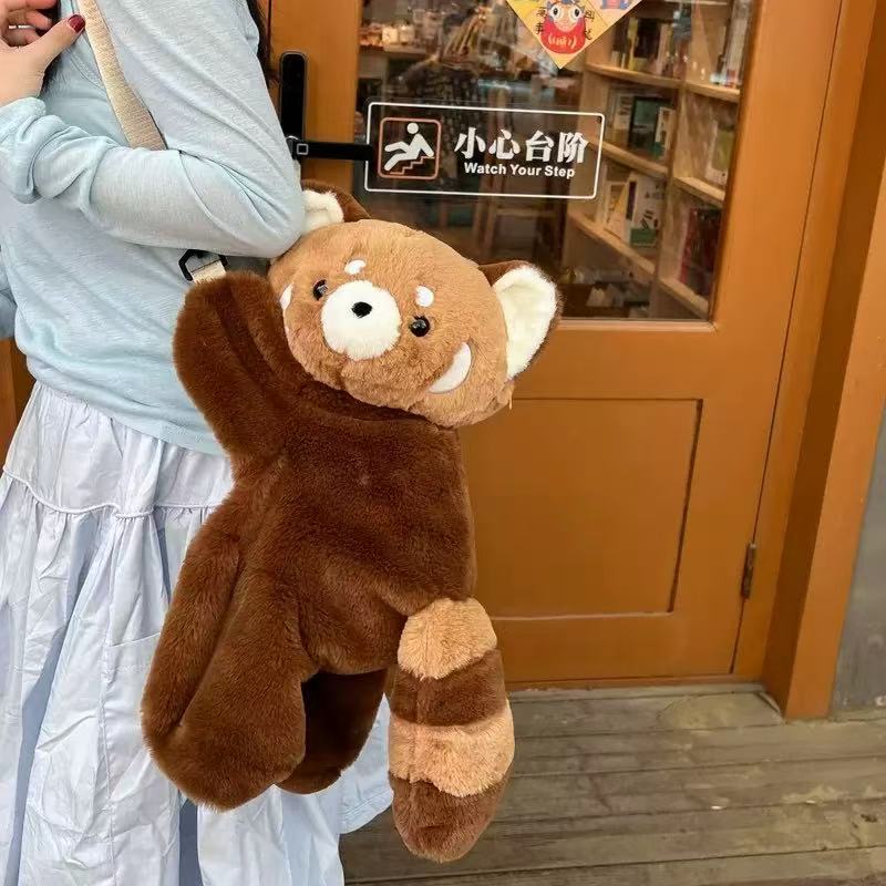 小熊猫趴趴包毛绒玩偶斜挎包2025新款个性双肩包女可爱软乎乎背包详情2