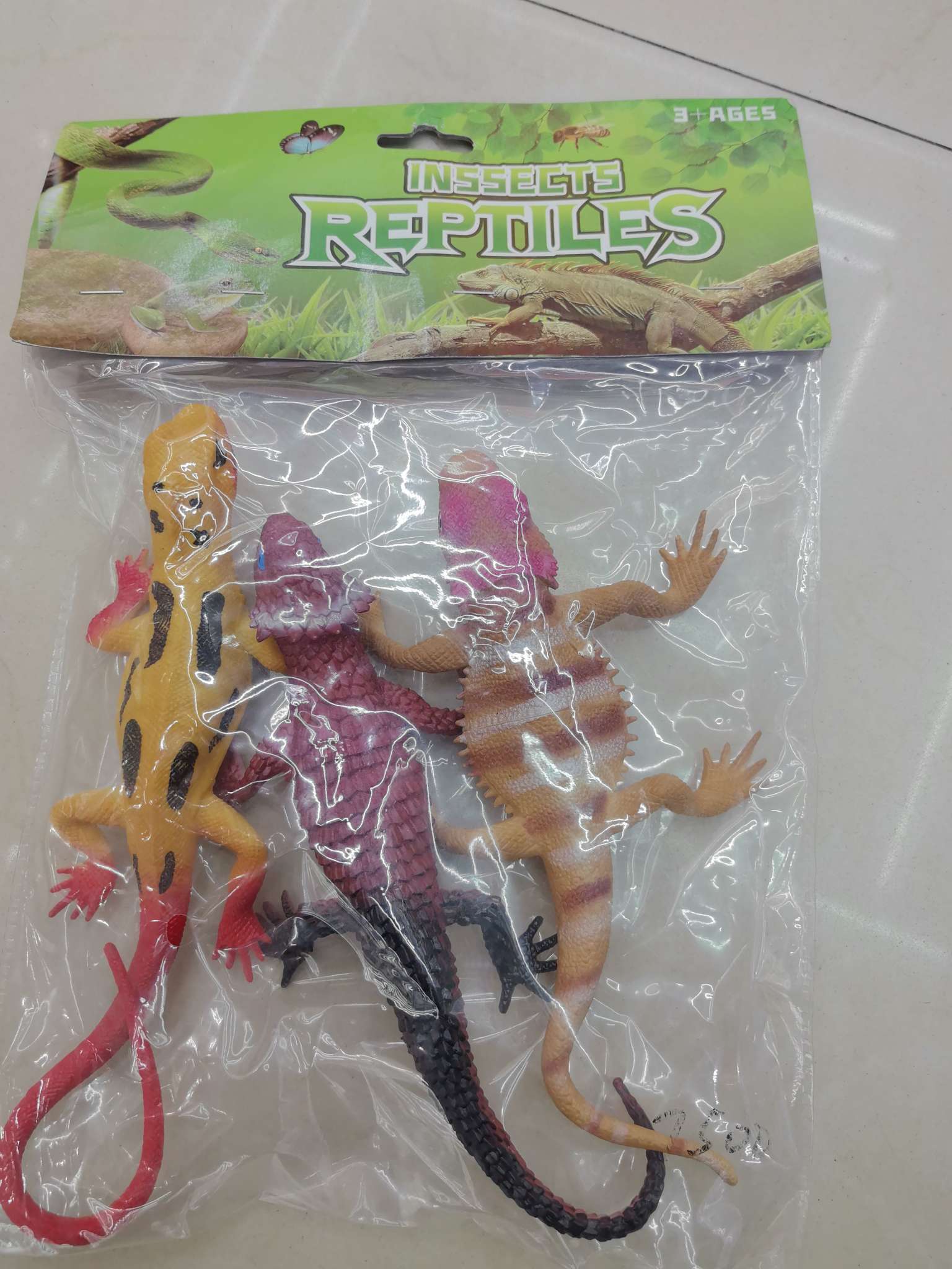 袋装三个蜥蜴混装玩具玩具