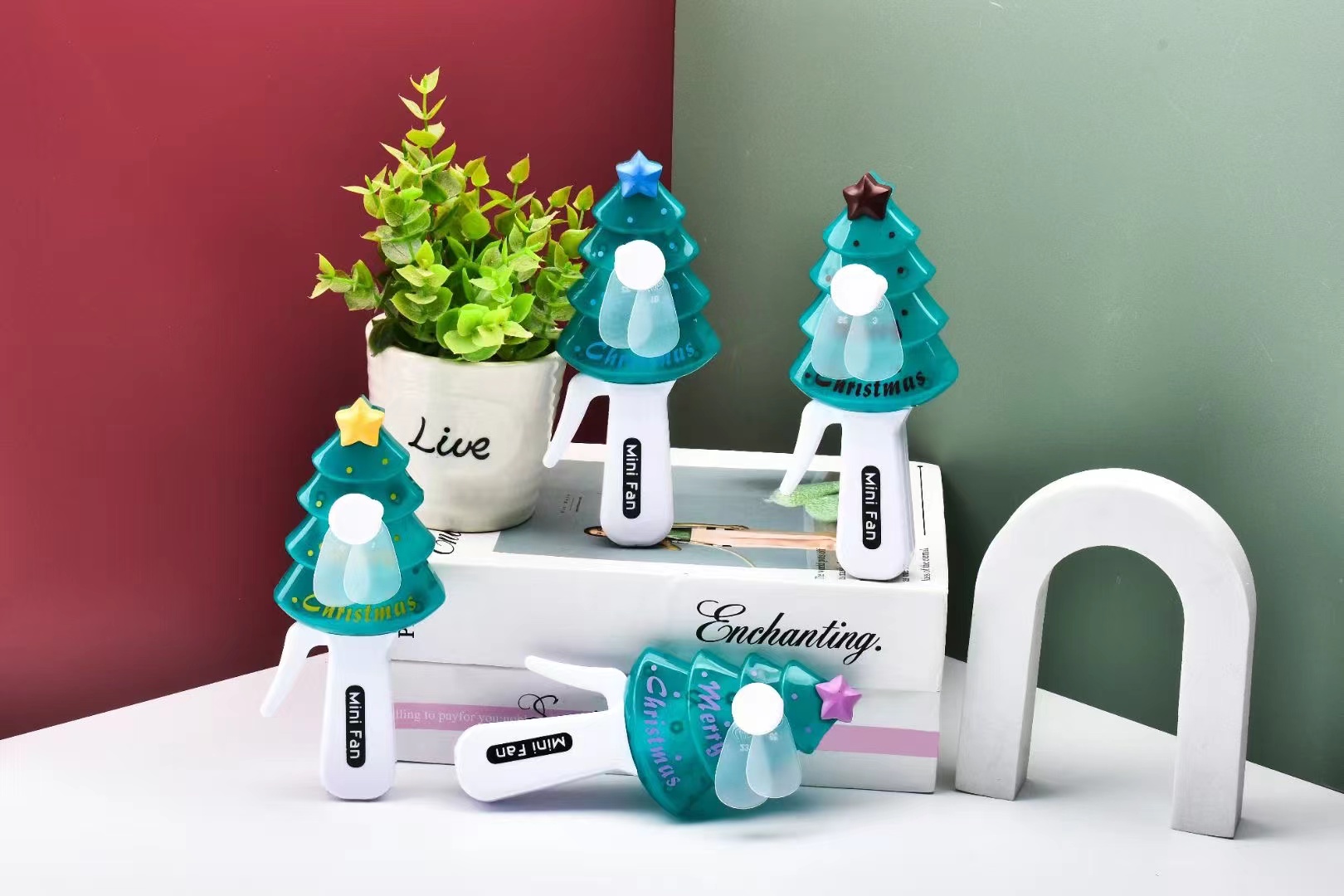 New Christmas tree hand-press mini fan, mini handheld hand-press mini fan, single-head mini Christmas tree hand-press mini fan, children's handheld mini fan, street stall handheld mini fan details Picture