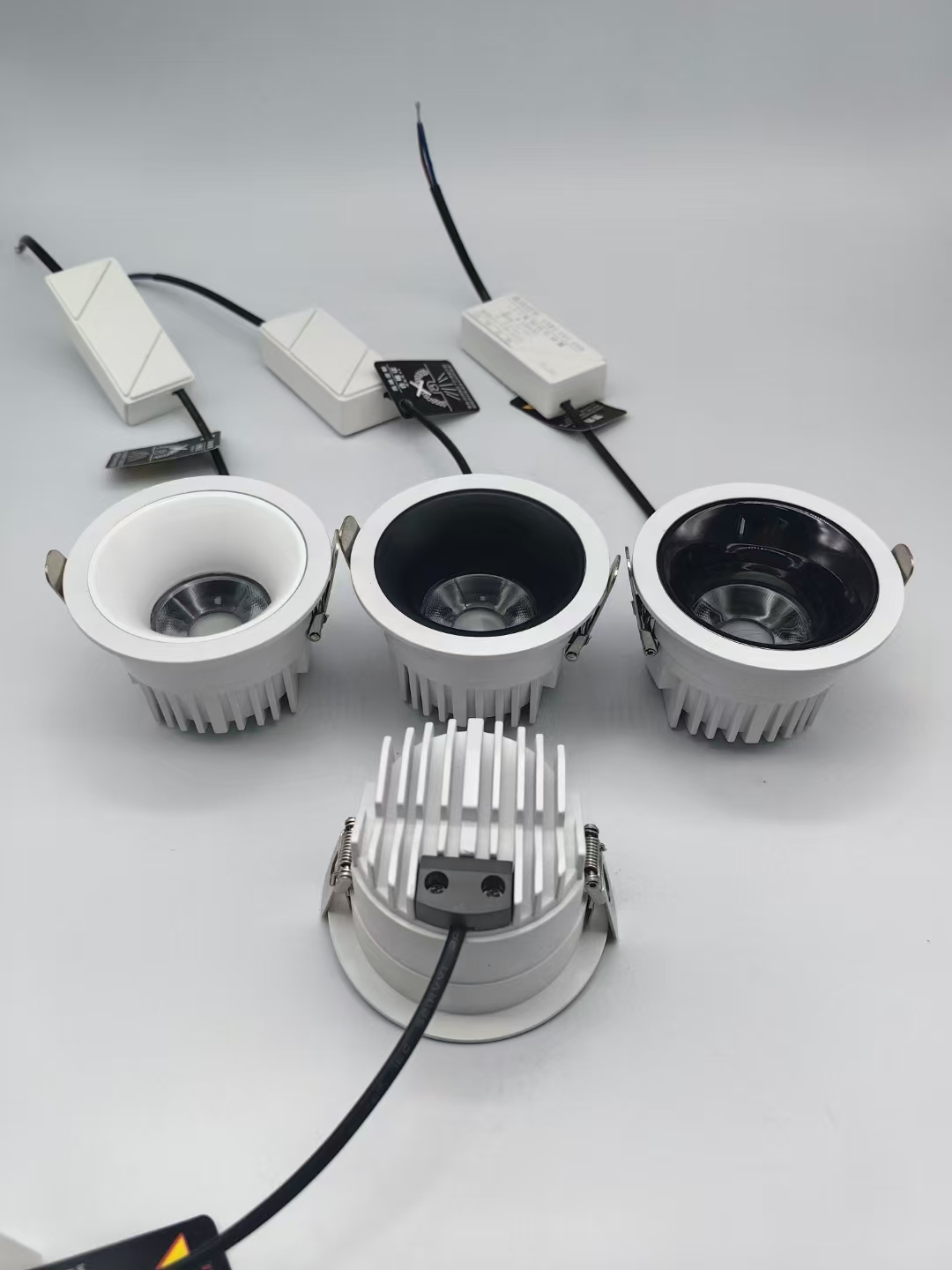 KYSUN电池/筒灯/感应射灯/PINLIGHT/小汽车蓄电池应急电源产品图