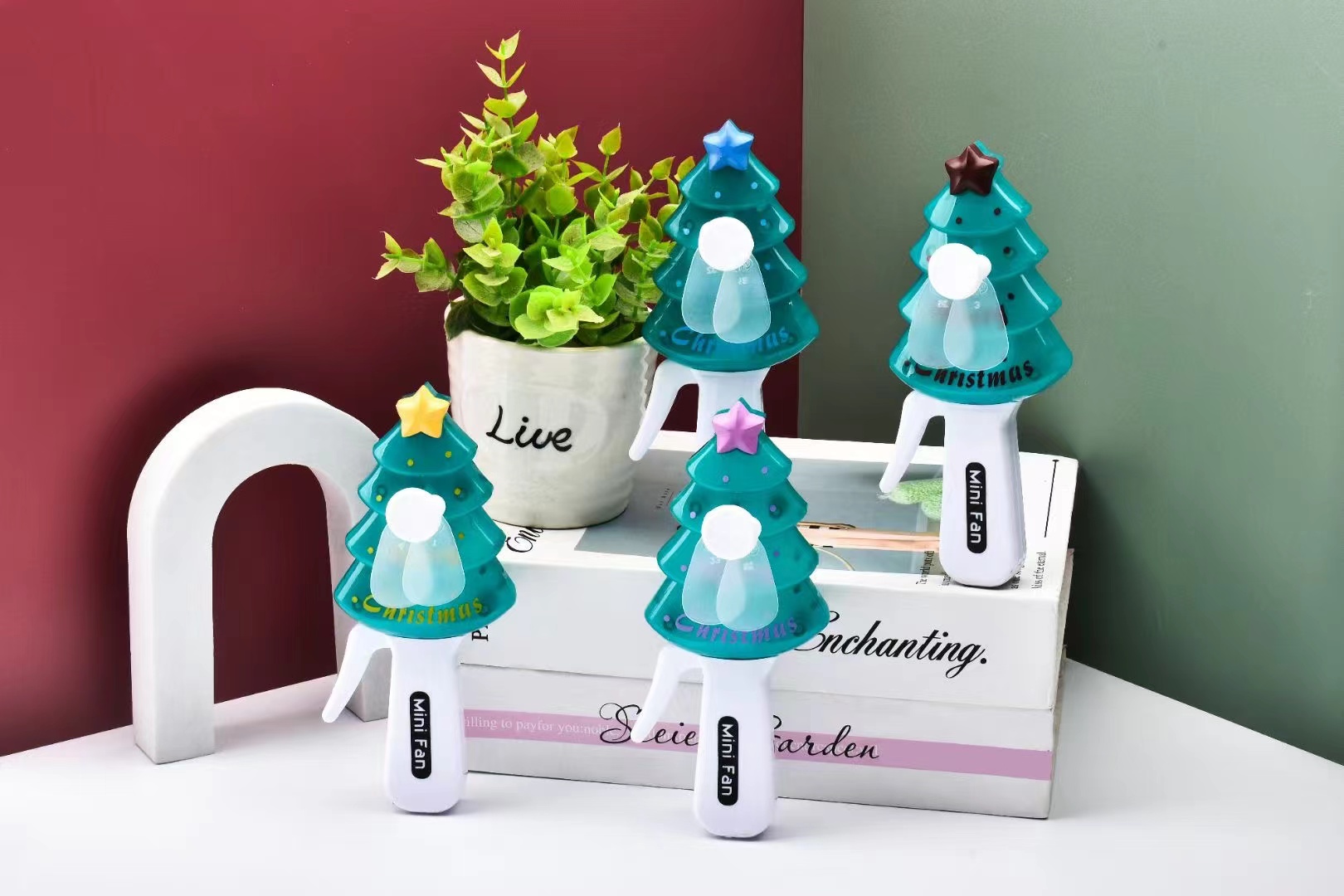 New Christmas tree hand-press mini fan, mini handheld hand-press mini fan, single-head mini Christmas tree hand-press mini fan, children's handheld mini fan, street stall handheld mini fan Specification image