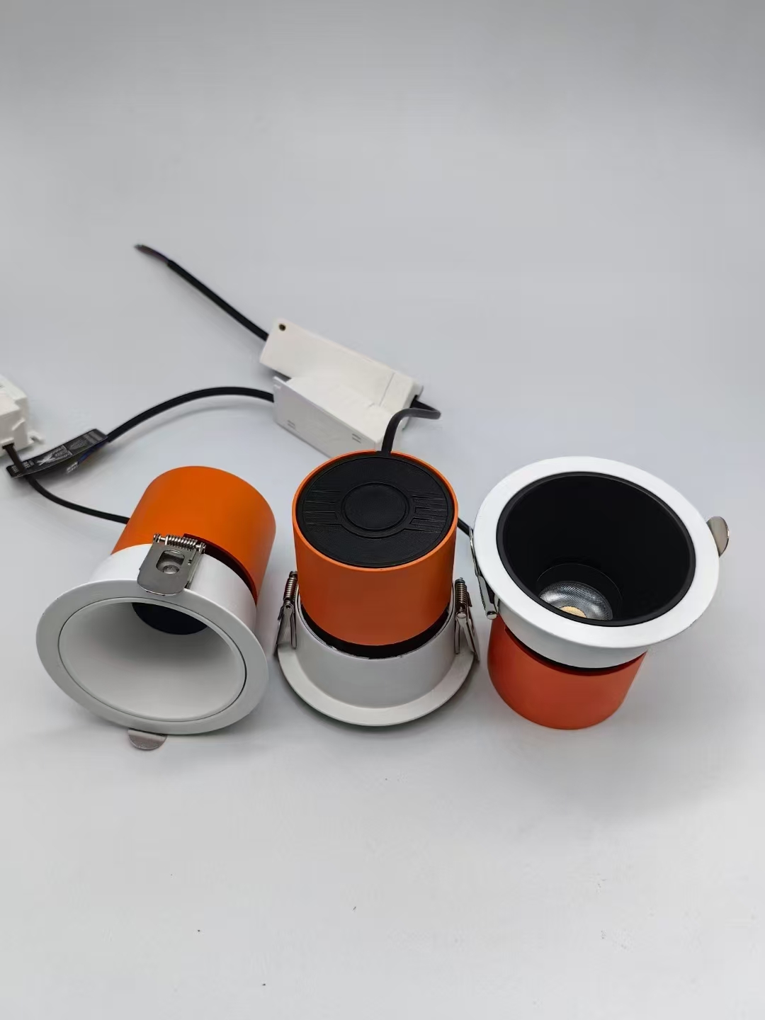 KYSUN电池/筒灯/感应射灯/PINLIGHT/小汽车蓄电池应急电源产品图