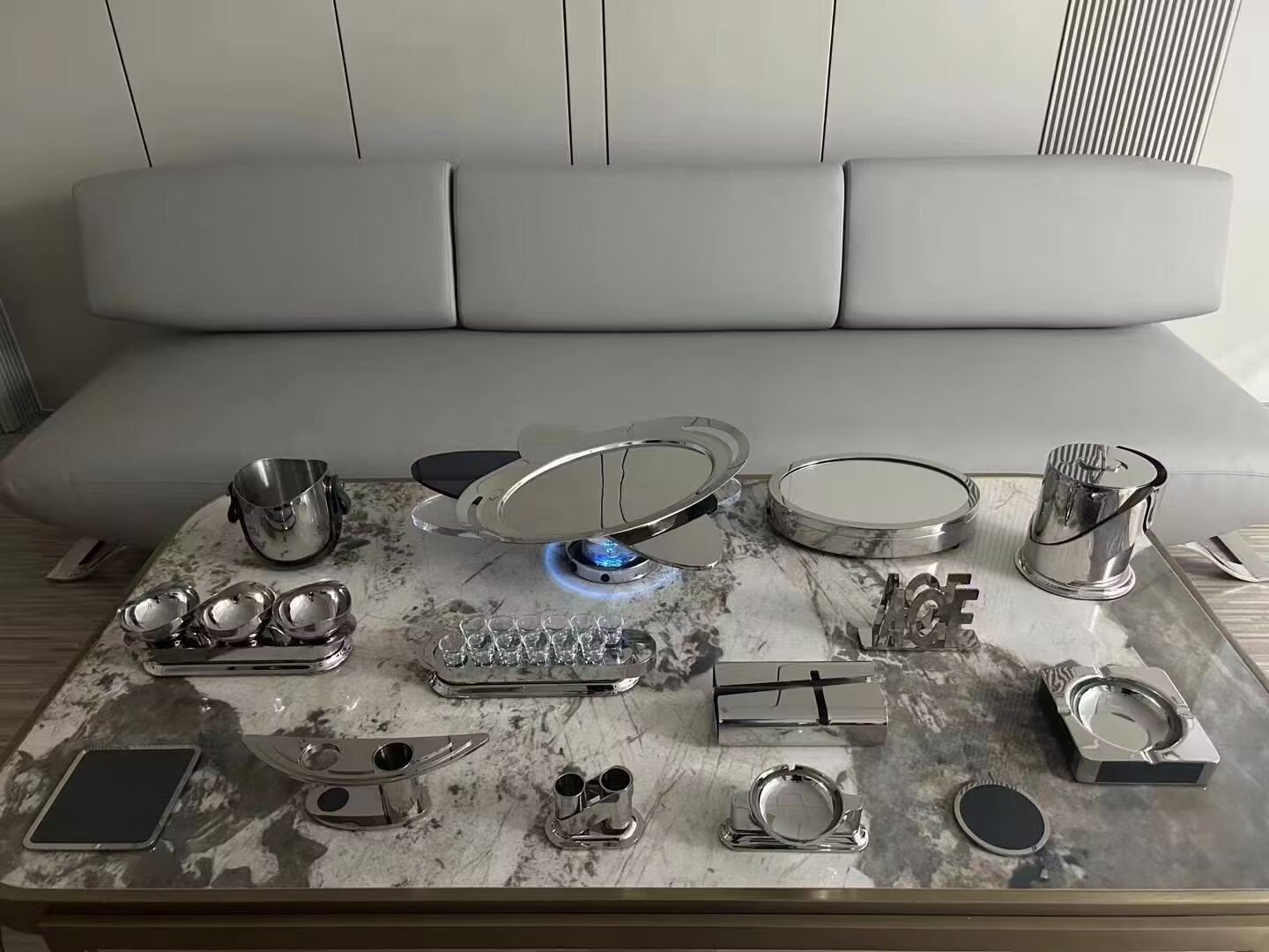 New business bar and KTV table setting supplies, full set of high-legged fruit platters, ashtrays, microphone stands, ice buckets, private rooms and clubs Application Scenario