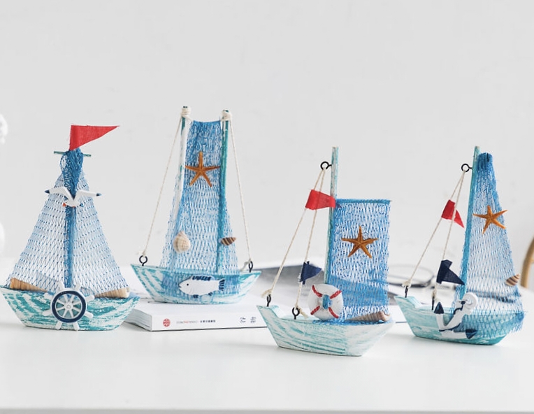 Mediterranean creative sailboat gift handicrafts, full-body mirror craft, eternal flower glass lampshade display box, wearable armor for live streaming