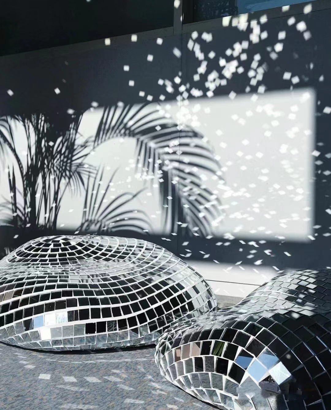 KTV hotsale silver mirror reflective ball disco ball  bar ktv crystal disco ball ambient spotlights wedding stage hanging ball stage Glass ball Application Scenario