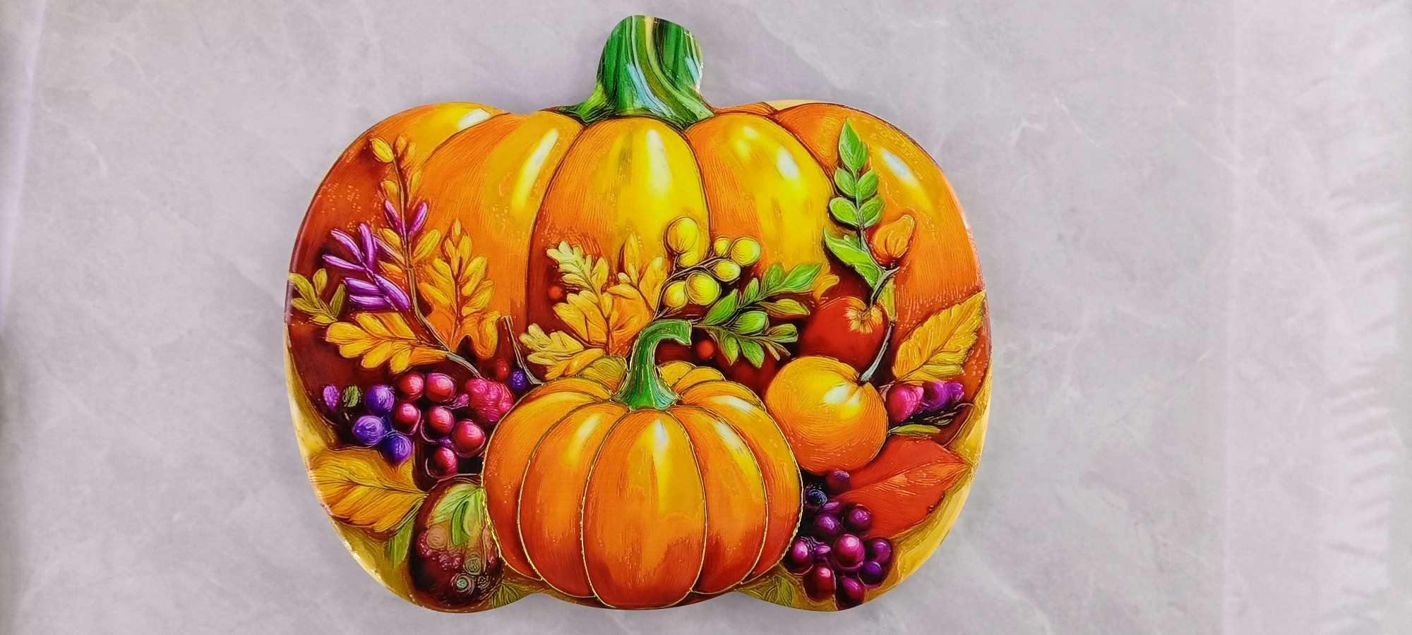 陶瓷家居产品，有不同尺寸与模形的锅垫，餐垫，杯垫，冰箱贴等，我们有专业的设计团队为您服务
陶瓷