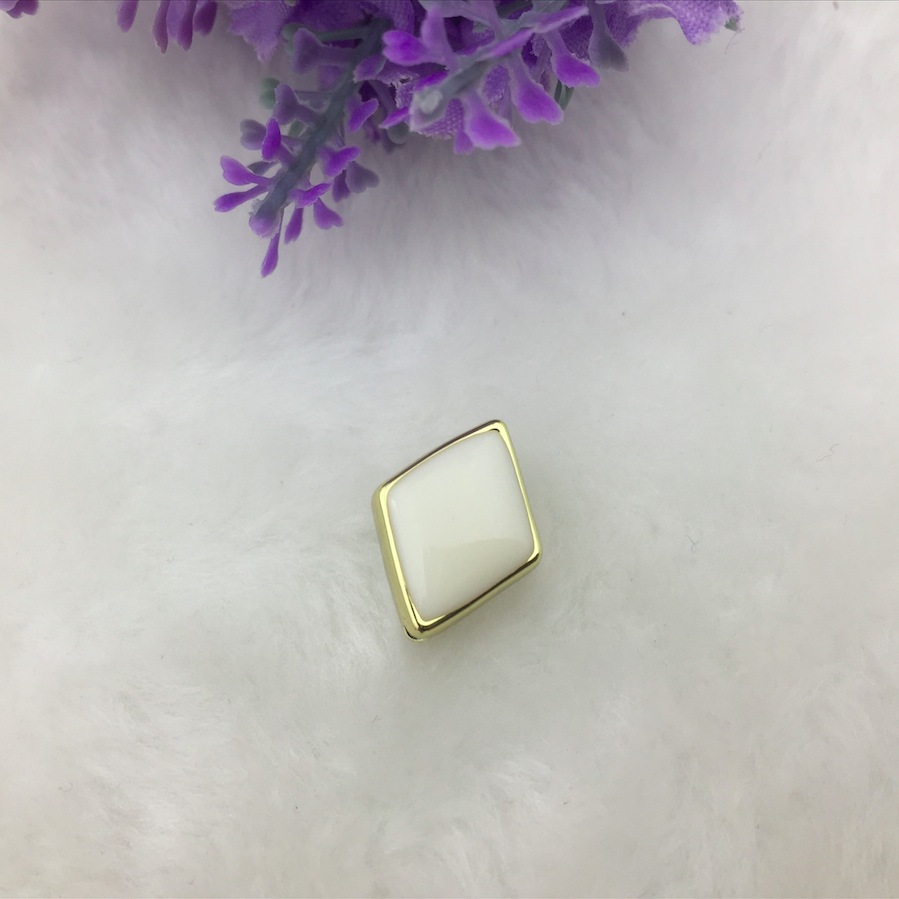 diy plastic jewelry bracelets and necklaces with golden double-sided oil-dripping diamond-shaped perforated beads are popular in Europe and America. Wholesale of 200 pieces per package detail image 5