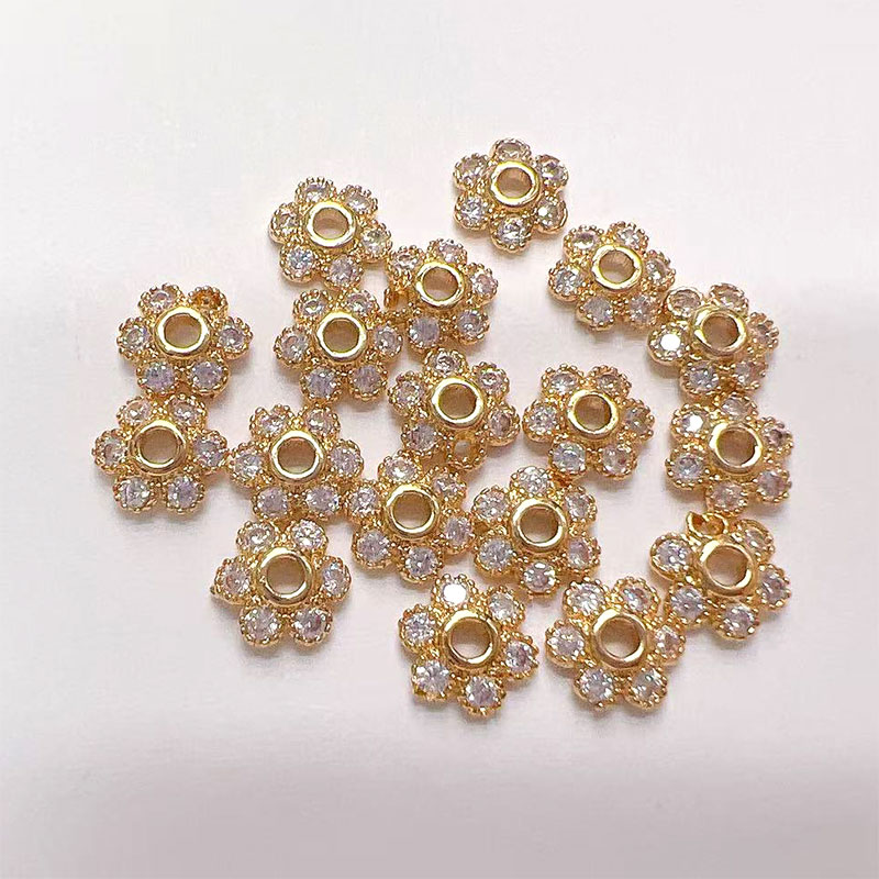 Color-preserving copper gold-plated flower stand, micro-inlaid zircon flower hat, diy hand necklace, beading material, snowflake separator