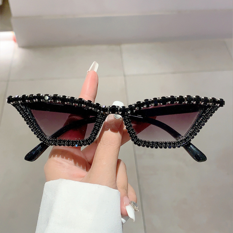 Handcrafted Brick-Encrusted Fashionable Frame Glasses, Unisex Trendy Accessories, Lightweight And Comfortable Eyewear Accessories, Anti-Blue Light Eye Protection, Decorative Stage Glasses Application Scenario