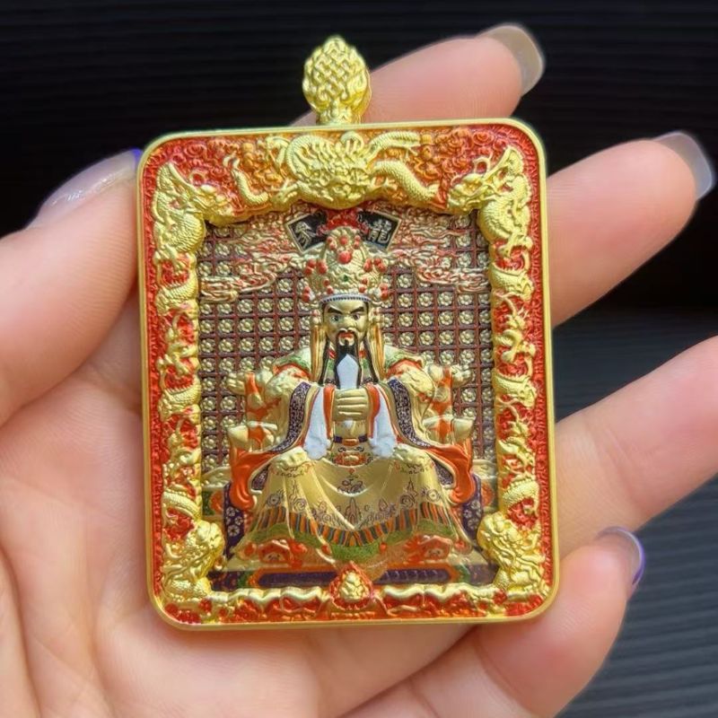 New Thangka amulet pendants featuring the twelve Chinese zodiac signs and eight guardian deities, retro portable pendants for couples in their zodiac years Application Scenario