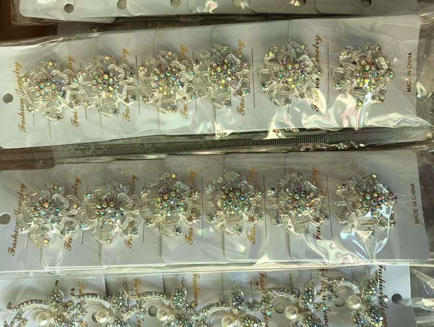 流行款合金爆款胸针韩版