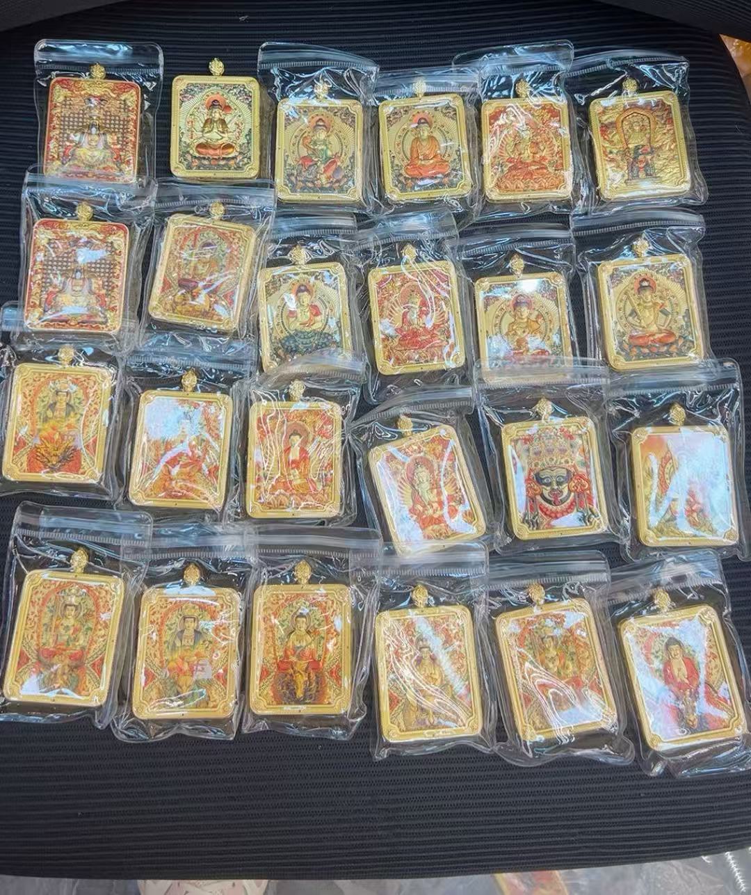 New Thangka amulet pendants featuring the twelve Chinese zodiac signs and eight guardian deities, retro portable pendants for couples in their zodiac years details Picture