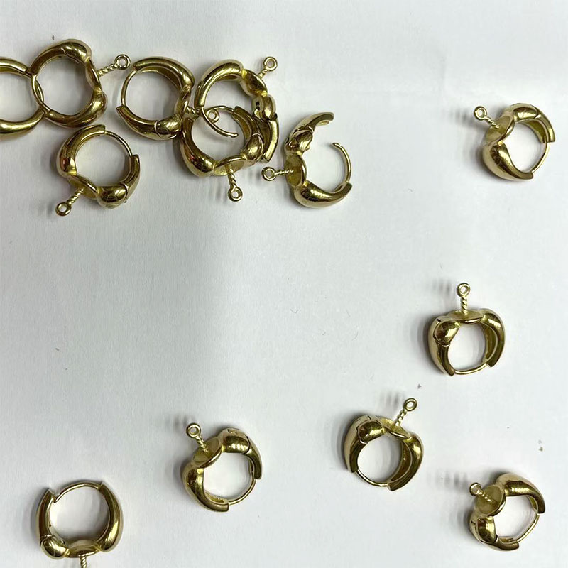 Copper base, gold-plated pearl ear buckles, pendant earrings, diy ear hooks, pendant materials, wholesale of earrings and accessories Application Scenario