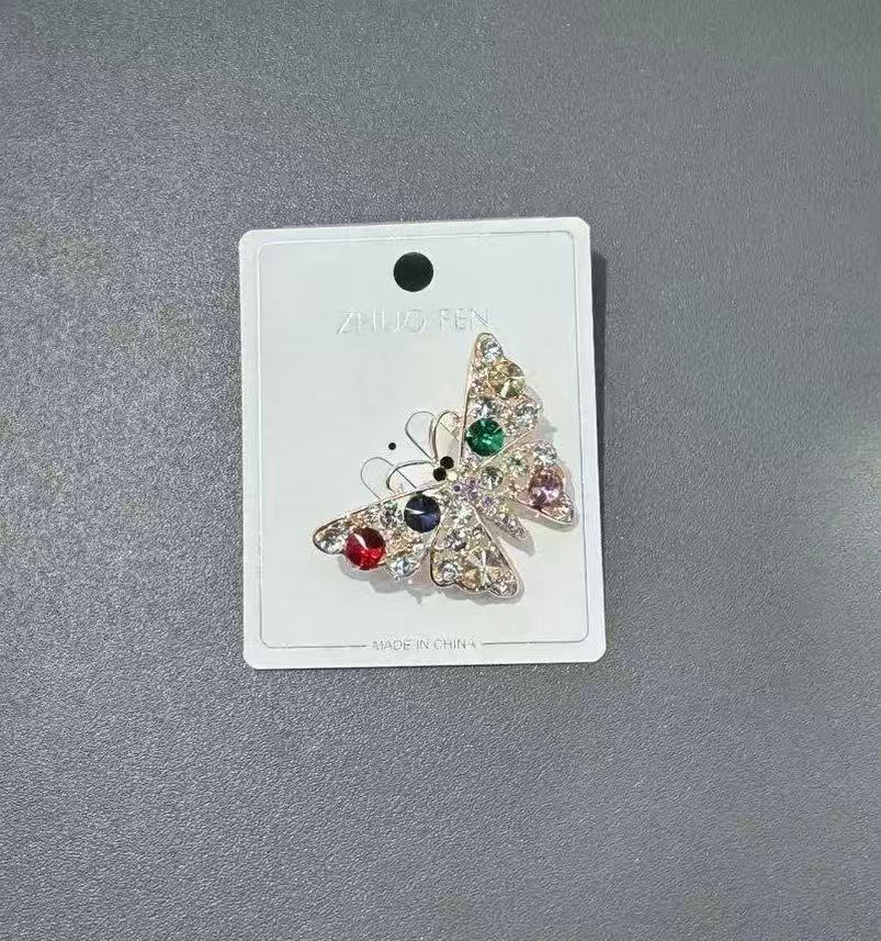 The national trend series butterfly flap magnetic clasp brooch is exquisitely designed with zinc alloy material and pairs well with traditional clothing Specification image