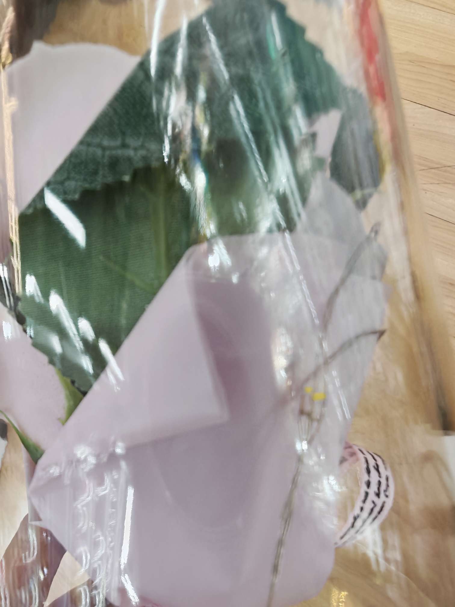 小夜灯永生花花束玫瑰花玻璃罩永生花白底实物图