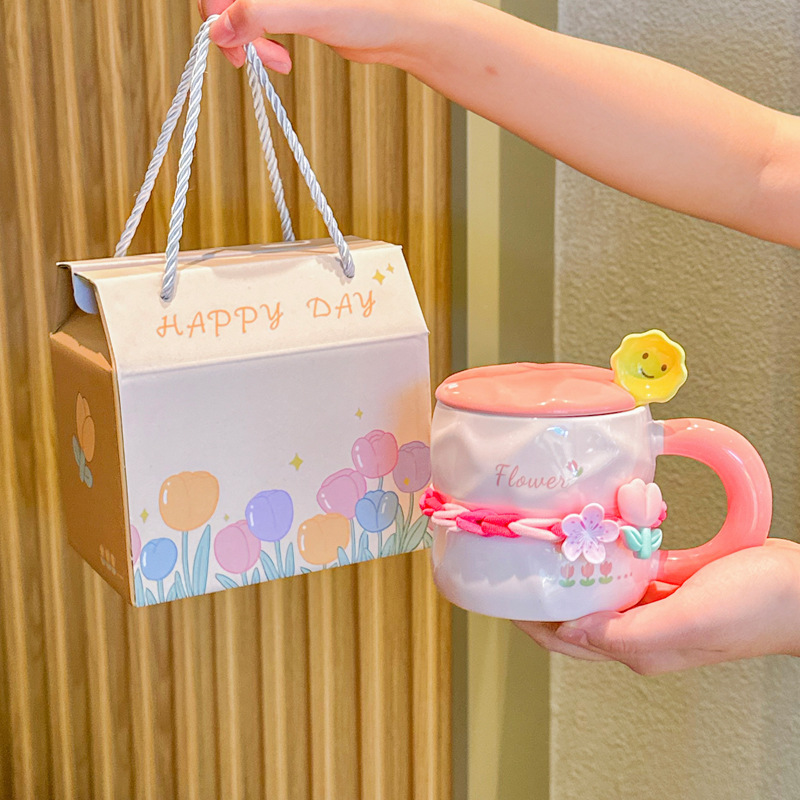 High appearance level ceramic mug gift box set for girls with cup LIDS. Selected birthday gifts for best friends. Cute tulip flower cups. Practical and durable water cups with stand LIDS. Office mugs details Picture