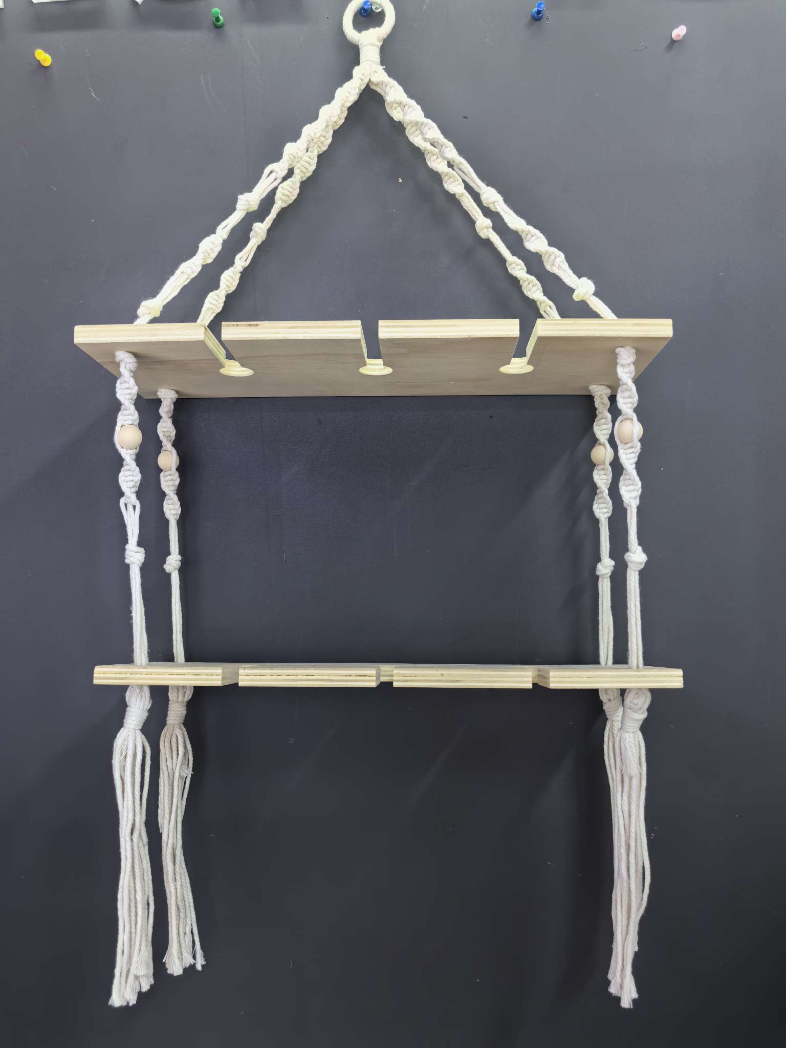 Cotton rope woven storage rack, hand-woven, can be used for decoration and storage. It is a popular storage rack for homestays, hotels and home furnishings. It is made of single-layer and double-layer raw wood and can hold plants. It can also bear weight detail image 14