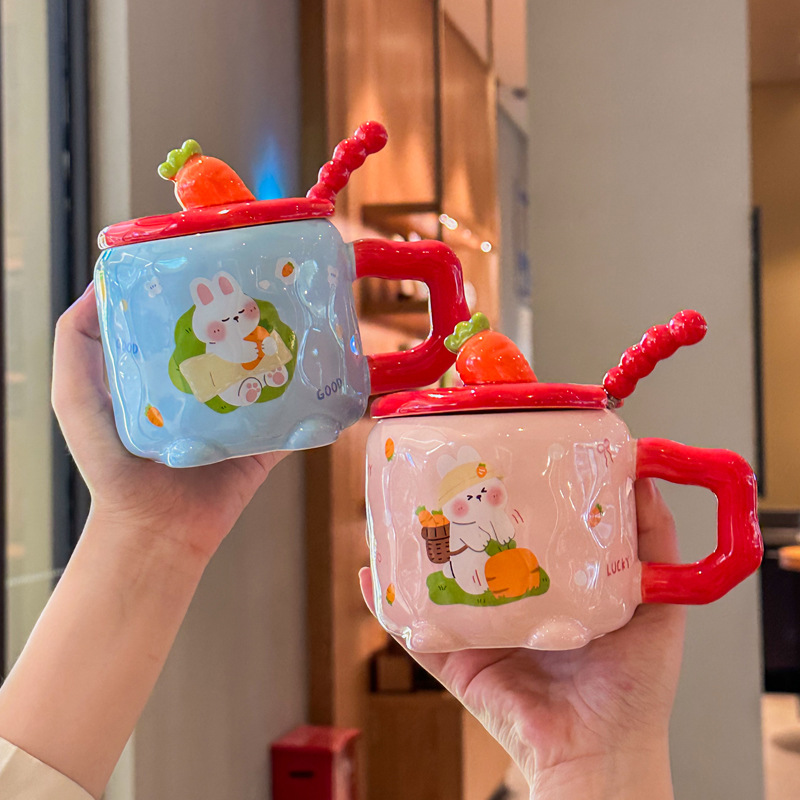 Milk fufu, cute radish rabbit, ceramic cups with LIDS, spoon, couple mugs, girls' cute mug set with cup LIDS, selected souvenirs, practical and durable water cups with stand LIDS, office mugs Item Picture