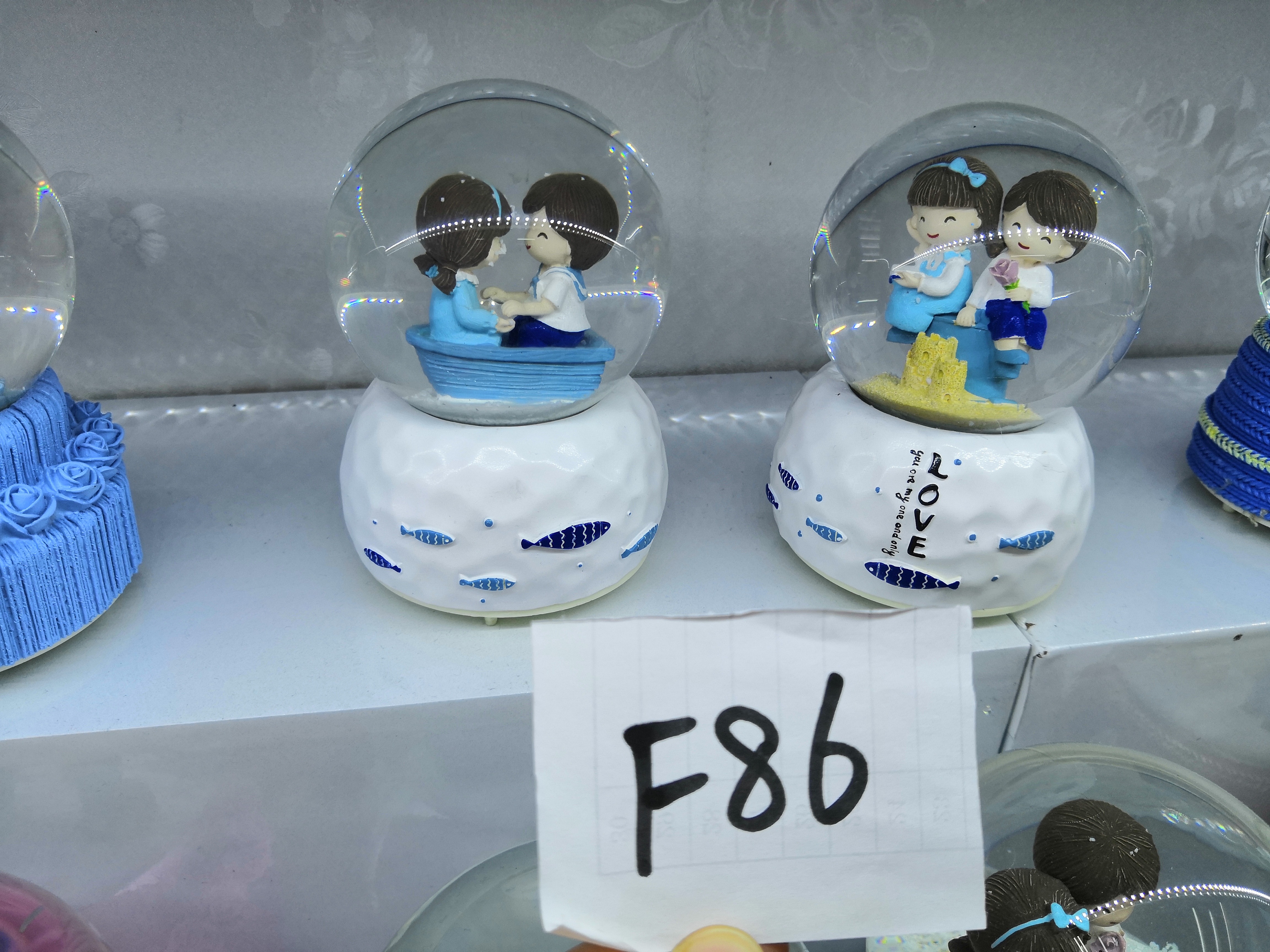 树脂水晶球带灯带音乐玻璃情侣摆件 创意礼品 情侣混装 闺蜜儿童同学毕业送礼  生日礼物  毕业礼物