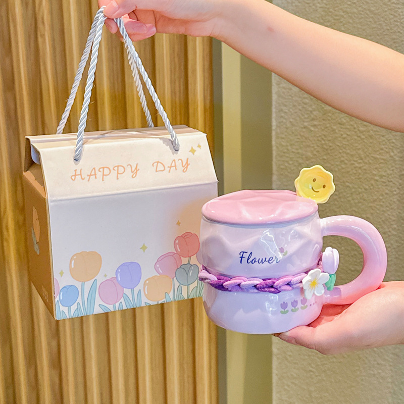 High appearance level ceramic mug gift box set for girls with cup LIDS. Selected birthday gifts for best friends. Cute tulip flower cups. Practical and durable water cups with stand LIDS. Office mugs Application Scenario