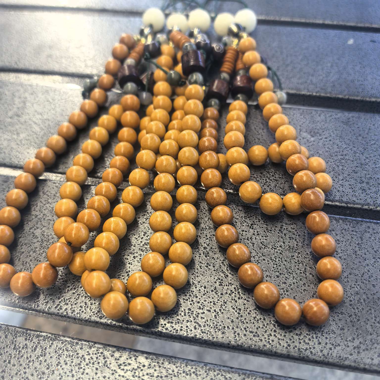 檀木手机挂件原创设计木质手机挂图