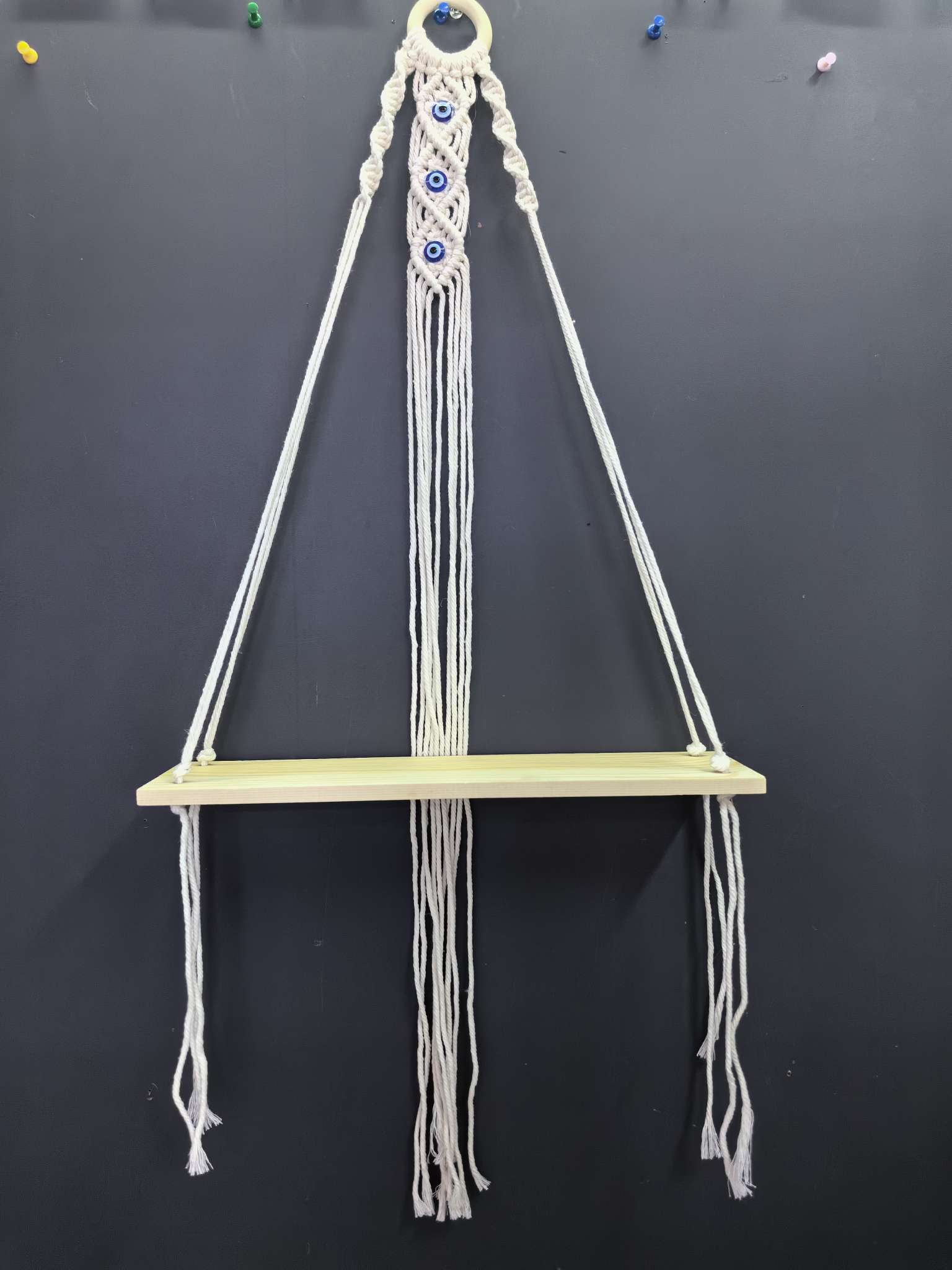 Cotton rope woven storage rack, hand-woven, can be used for decoration and storage. It is a popular storage rack for homestays, hotels and home furnishings. It is made of single-layer and double-layer raw wood and can hold plants. It can also bear weight detail image 16