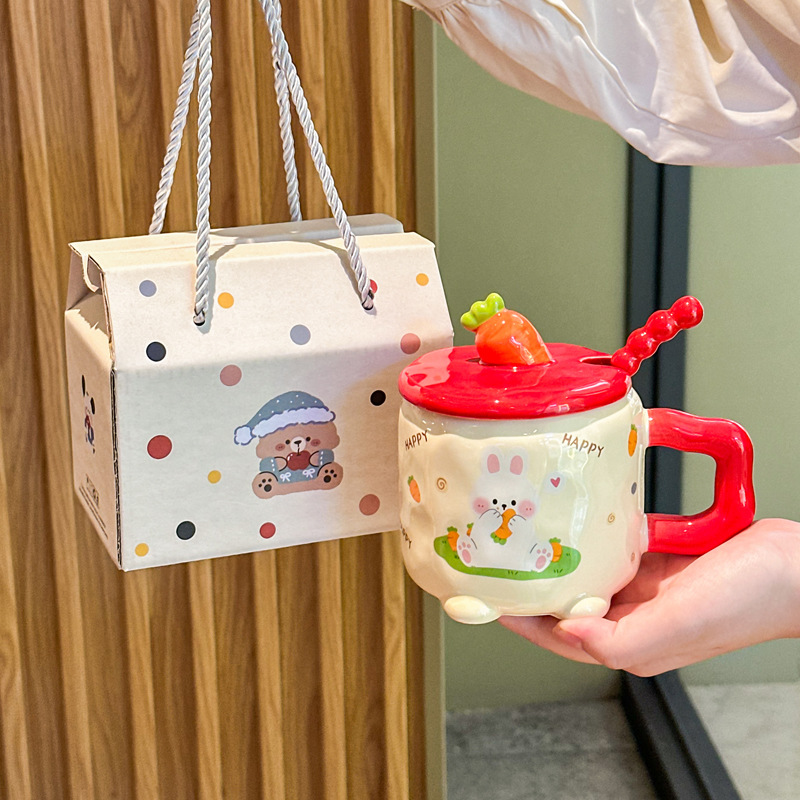 Milk fufu, cute radish rabbit, ceramic cups with LIDS, spoon, couple mugs, girls' cute mug set with cup LIDS, selected souvenirs, practical and durable water cups with stand LIDS, office mugs