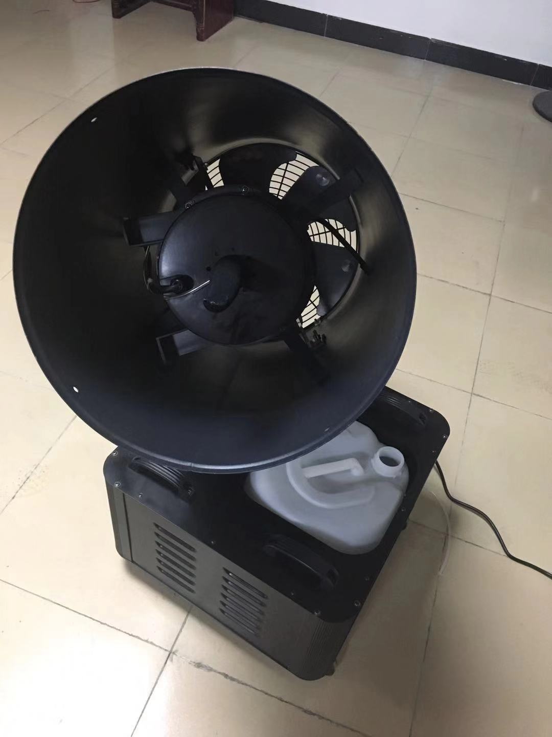 美博大型摇头雪花机人工制喷雪机 圣诞节仿真婚庆飘雪下雪造雪机产品图