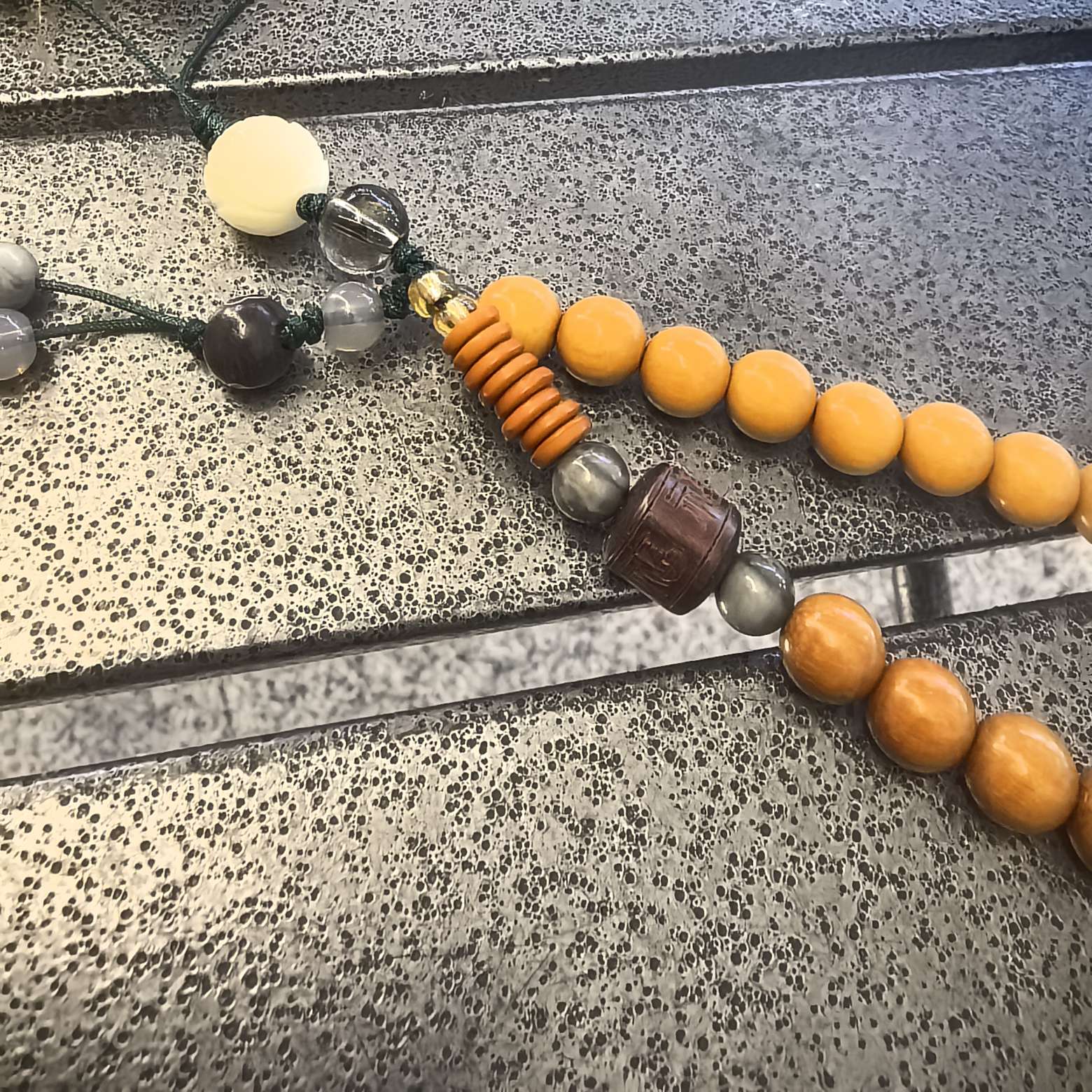 檀木手机挂件原创设计木质手机挂产品图