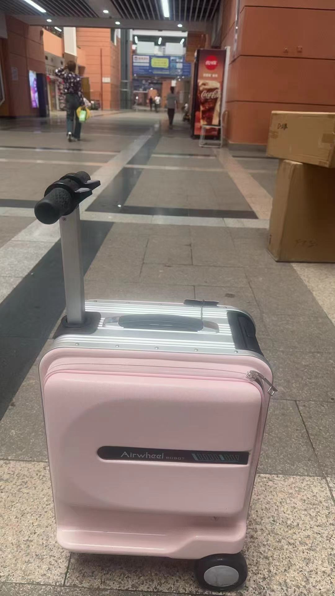 爱威尔电动行李箱