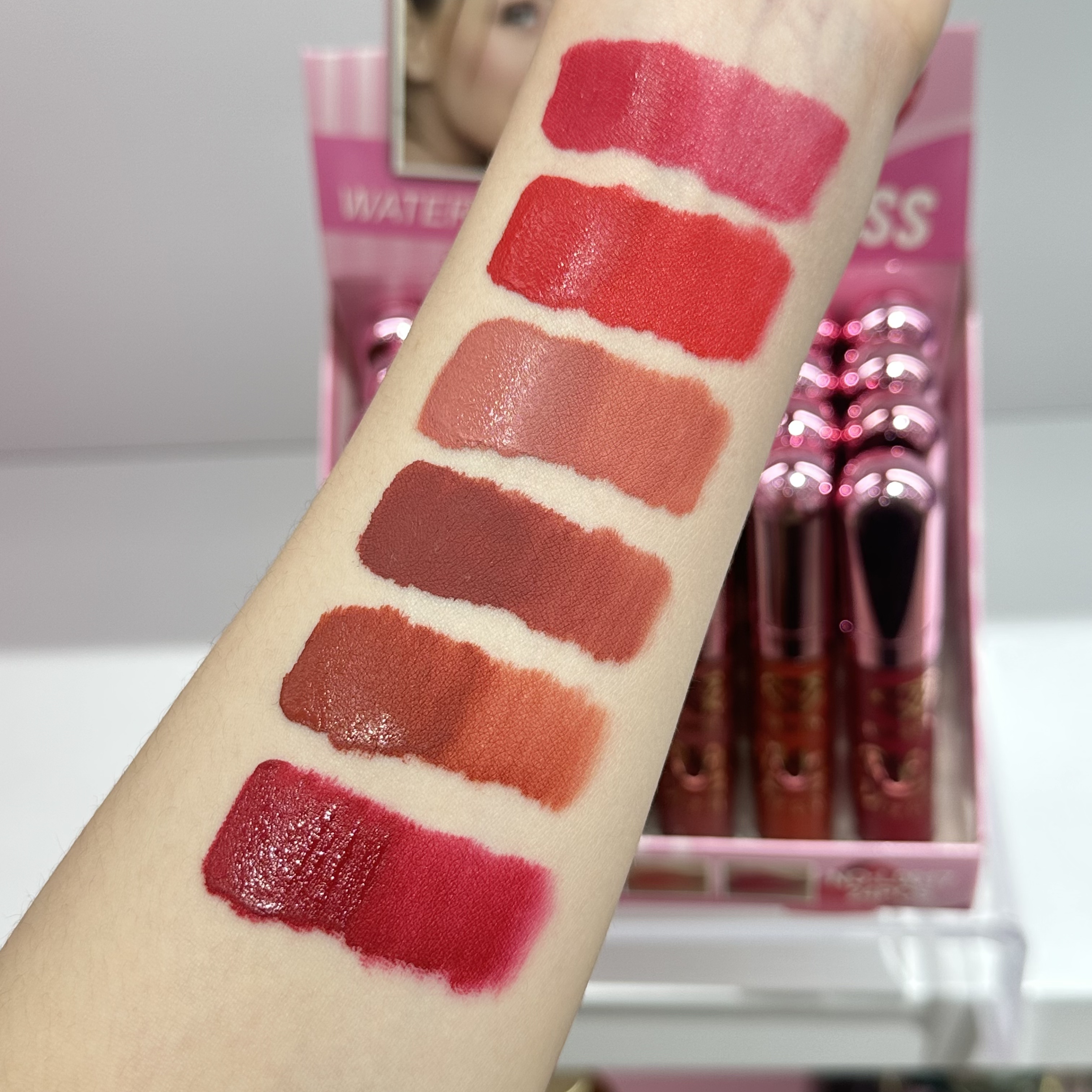Factory store direct sales Yiwu Yuantou Factory easily Get Lip gloss non-stick cups, new cosmetics lip gloss lipstick STOCK Application Scenario