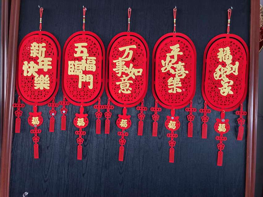 Folk handicrafts, hand-carved home decoration gifts, creative ornaments, traditional cultural artworks detail image 2