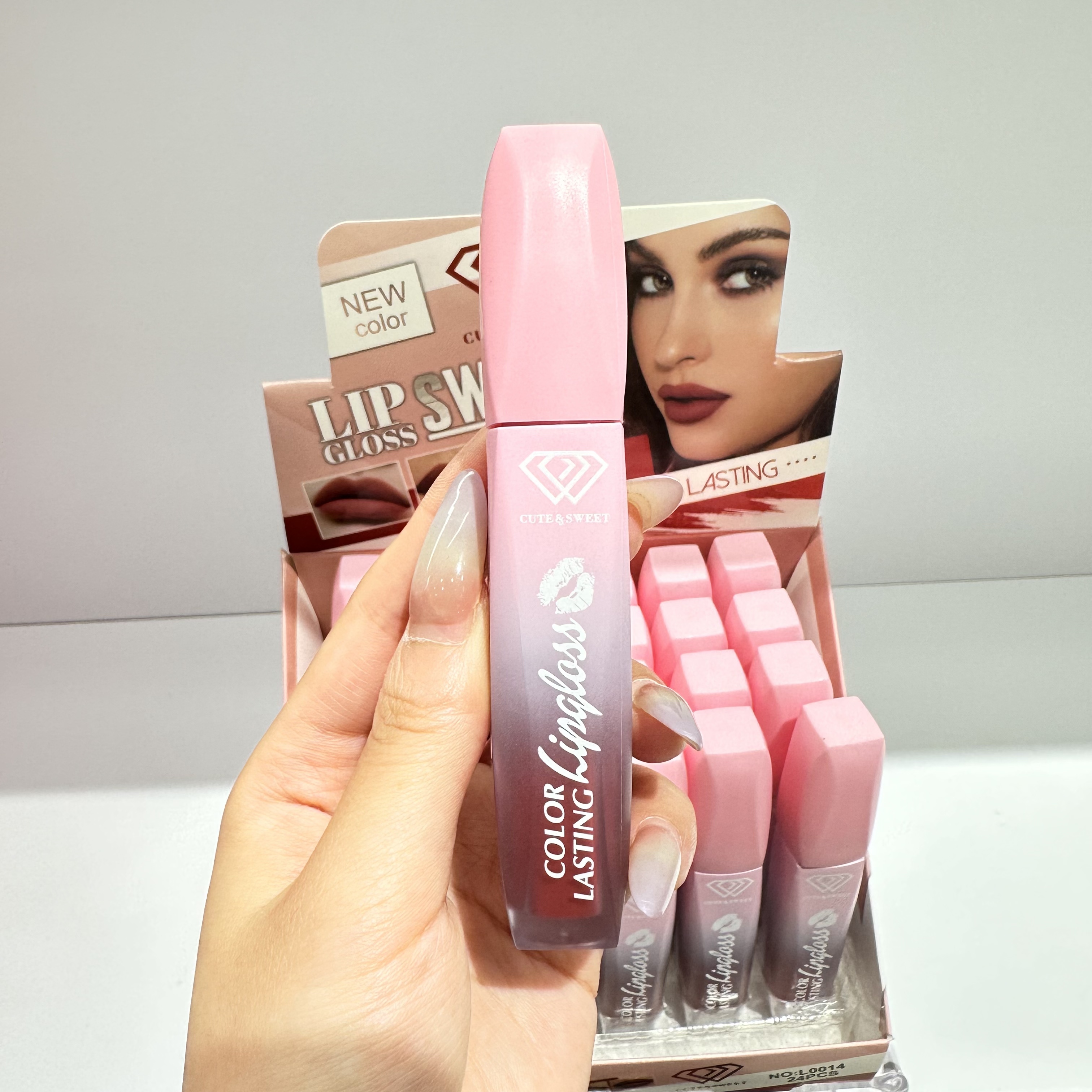 The finishing touch for a delicate makeup look, Lip gloss new products, direct sales from Yiwu source factory, factory store, cosmetics, lip gloss and lipstick STOCK details Picture