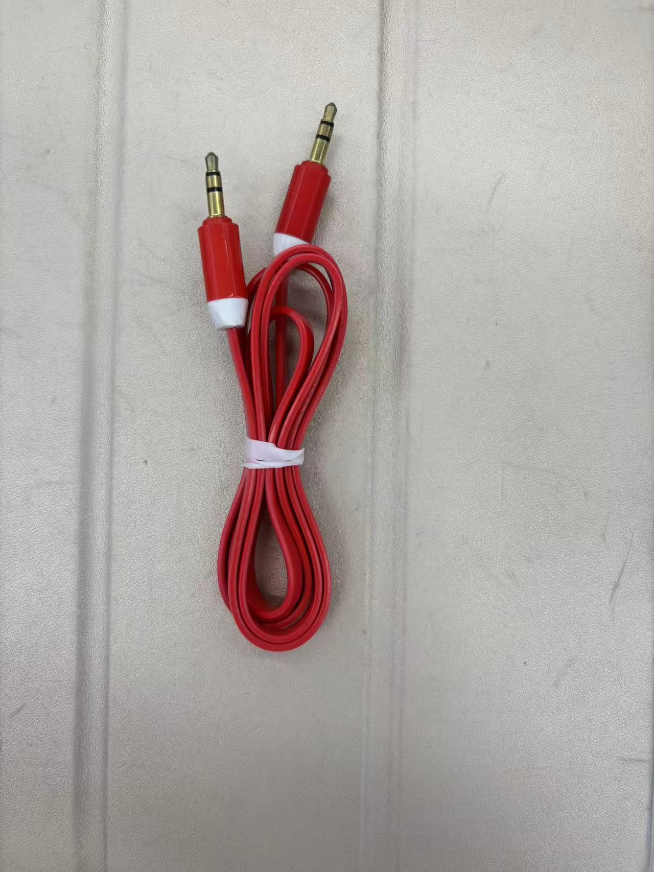 aux audio nylon braided digital audio cable, 3.5 audio cable, computer speaker, headphones, car audio cable full figure
