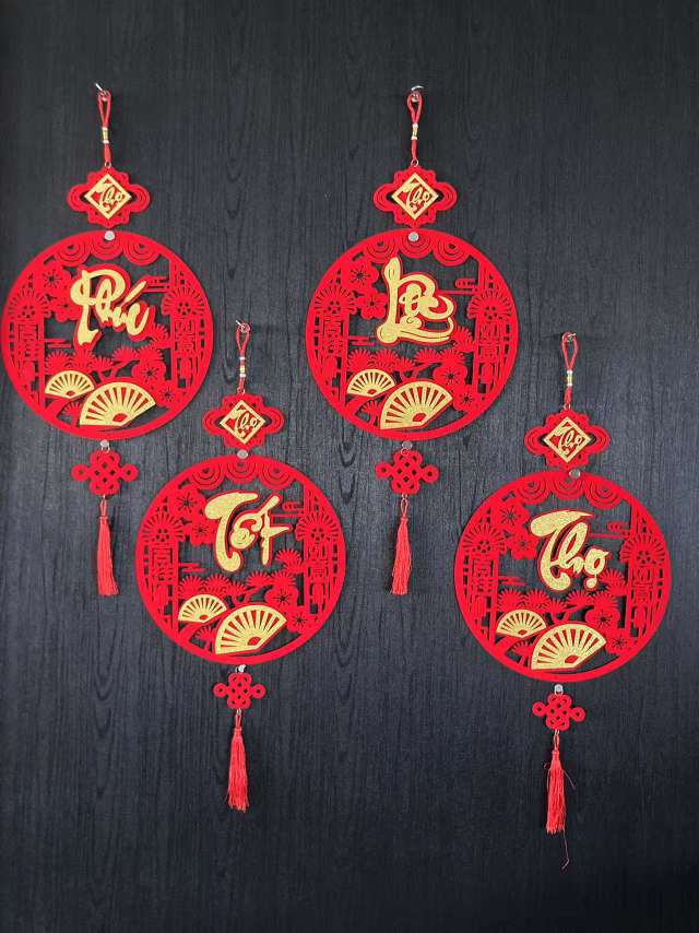 Folk handicrafts, hand-carved home decoration gifts, creative ornaments, traditional cultural artworks details Picture