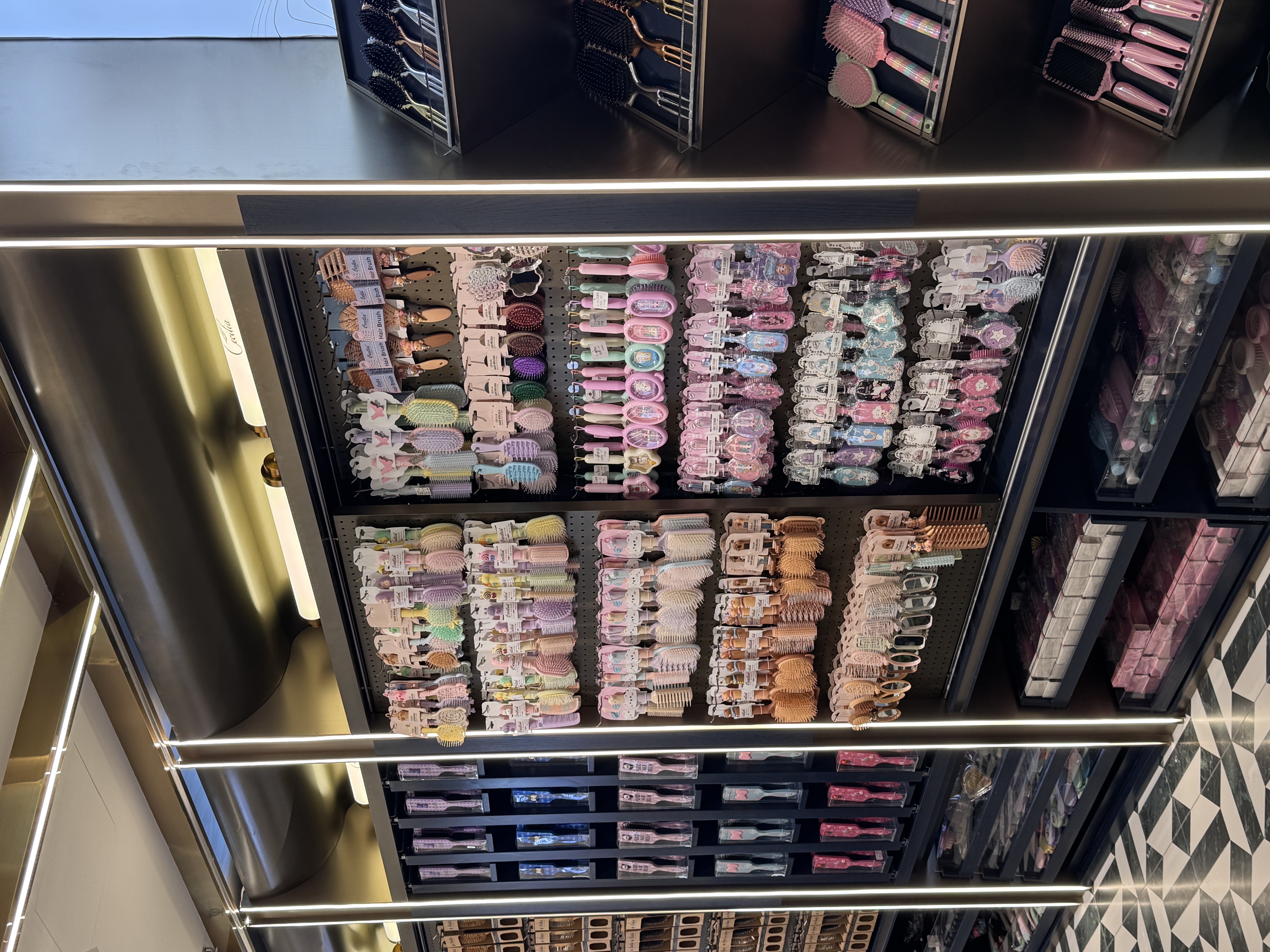 Lou Ying Comb Industry describe pic - 3