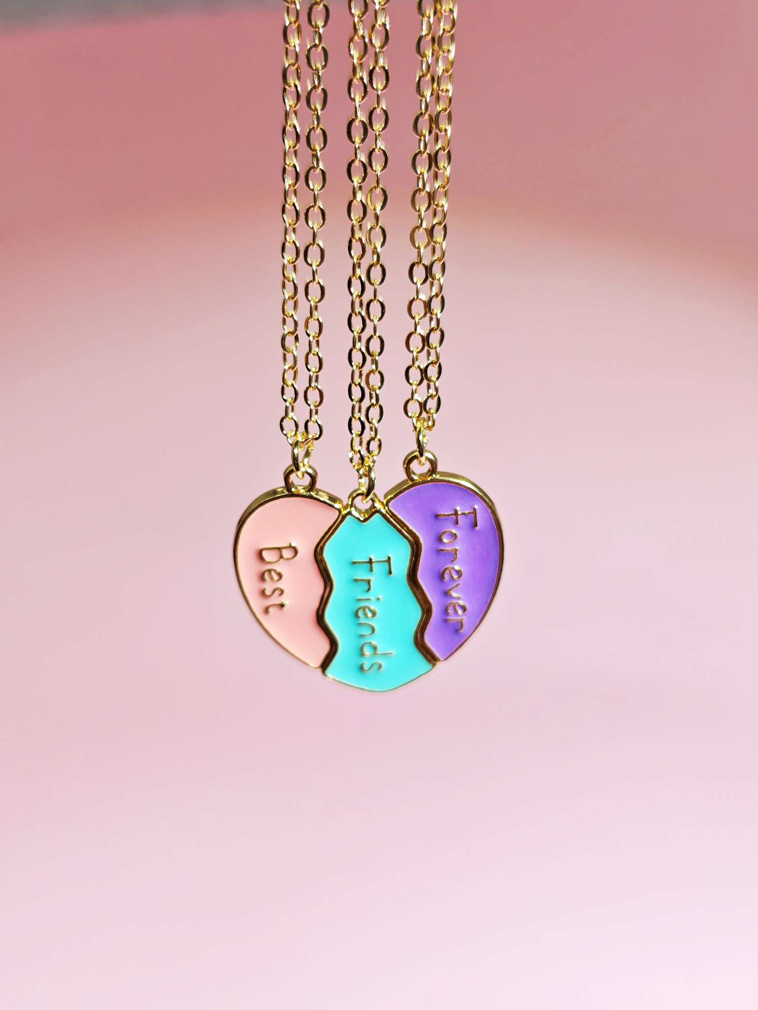 3 sets of magnetic alloy oil-dripping children's jewelry, cute princess-style jewelry, creative and fashionable birthday gifts for children Application Scenario